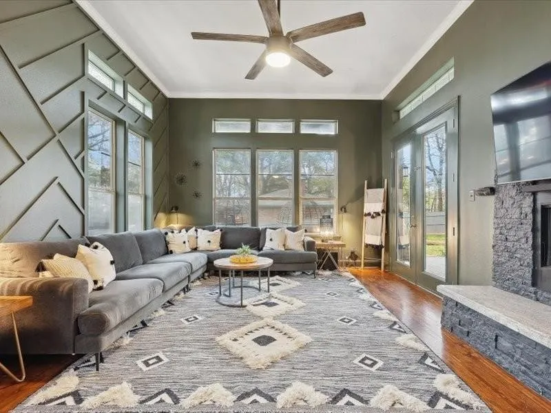 Single Family Residence For Rent in Grayson County , 223 Oklahoma Avenue, Pottsboro, Texas 75076, 4 Bedrooms, 3 Bathrooms, 2 Garage spaces, 2,780 Sqft, built in 2005, Price $4,300, mls#21330038, Real Estate Agent in Pottsboro, Homes For Rent in Grayson county, Homes For Rent in Pottsboro, Realtor in Pottsboro Texas, Real Estate Brokerage Independent Realty Texas, Luminita Cordes Realtor