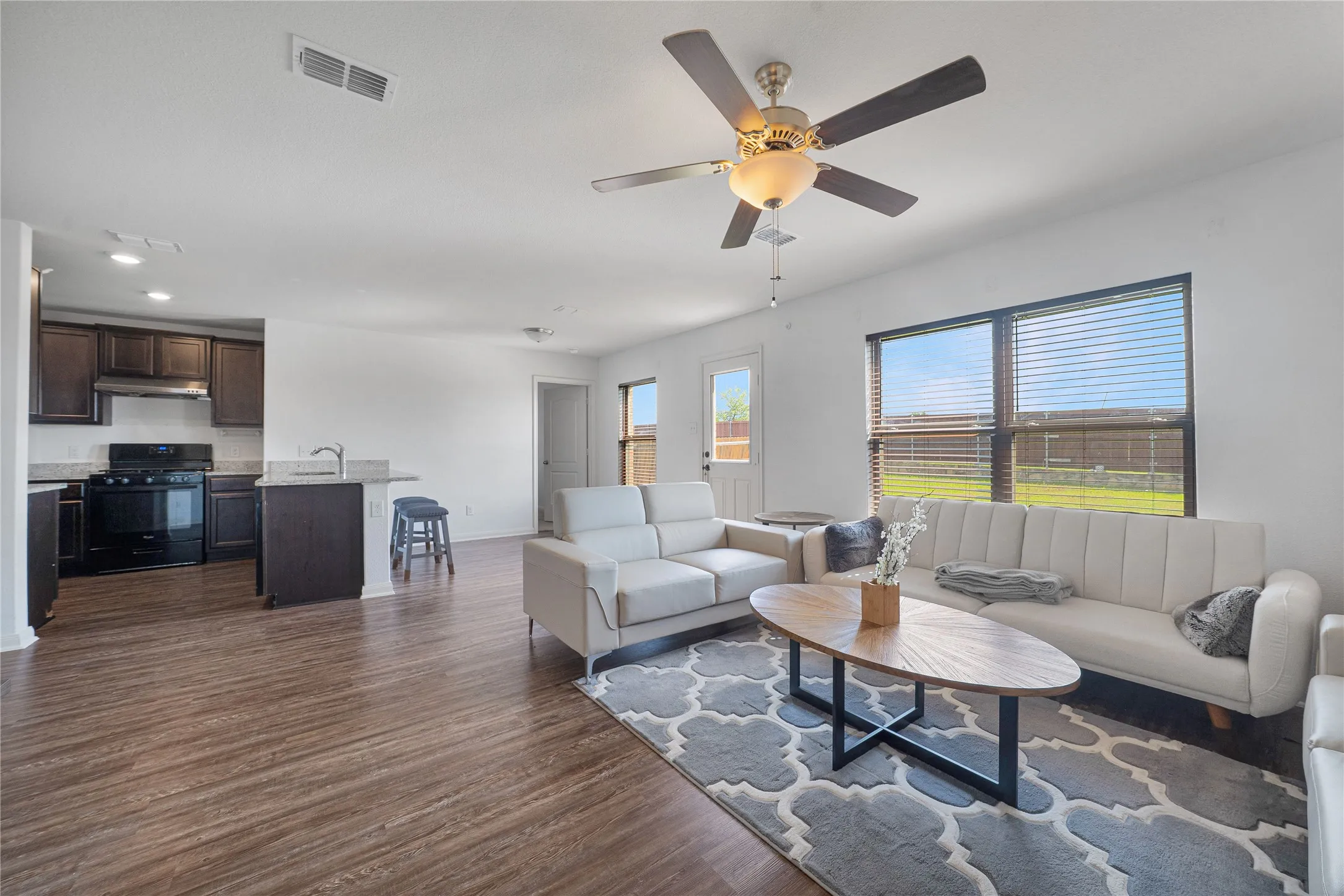 Single Family Residence For Rent in Kaufman County , 4505 Mares Tail Drive, Forney, Texas 75126, 3 Bedroom, 2 Bathroom, 2 Garage spaces, 1,235 Sqft, built in 2019, mls#21329742, Real Estate Agent in Forney, Homes For Rent in Kaufman county, Homes For Rent in Forney, Realtor in Forney Texas, Real Estate Brokerage Independent Realty Texas, Luminita Cordes Realtor