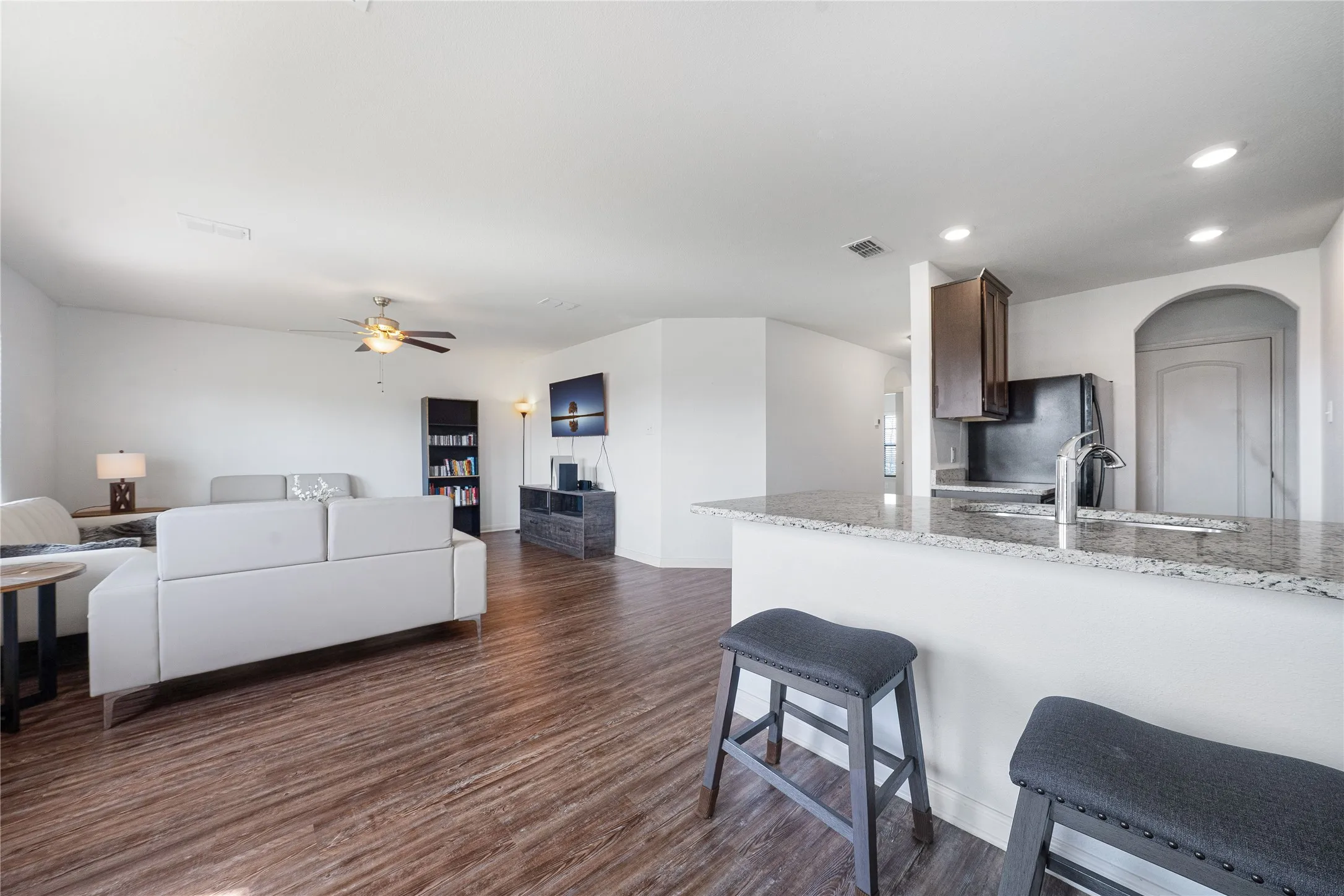 Single Family Residence For Rent in Kaufman County , 4505 Mares Tail Drive, Forney, Texas 75126, 3 Bedroom, 2 Bathroom, 2 Garage spaces, 1,235 Sqft, built in 2019, mls#21329742, Real Estate Agent in Forney, Homes For Rent in Kaufman county, Homes For Rent in Forney, Realtor in Forney Texas, Real Estate Brokerage Independent Realty Texas, Luminita Cordes Realtor