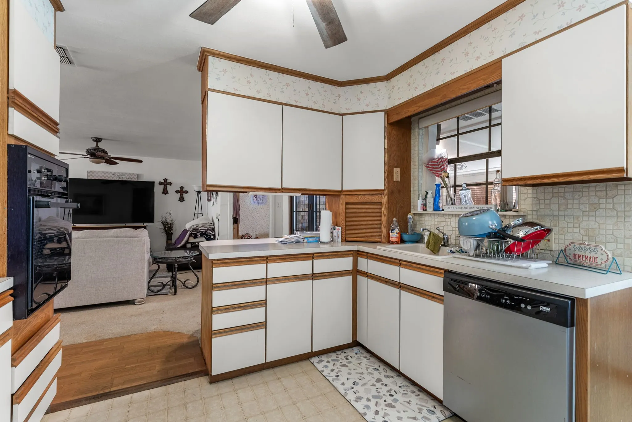 Single Family Residence For Sale in Wichita County , 4600 Summit Drive, Wichita Falls, Texas 76310, 3 Bedroom, 2 Bathroom, 2 Garage spaces, 1,794 Sqft, built in 1974, mls#21330055, Real Estate Agent in Wichita Falls, Homes For Sale in Wichita county, Homes For Sale in Wichita Falls, Realtor in Wichita Falls Texas, Real Estate Brokerage Independent Realty Texas, Luminita Cordes Realtor