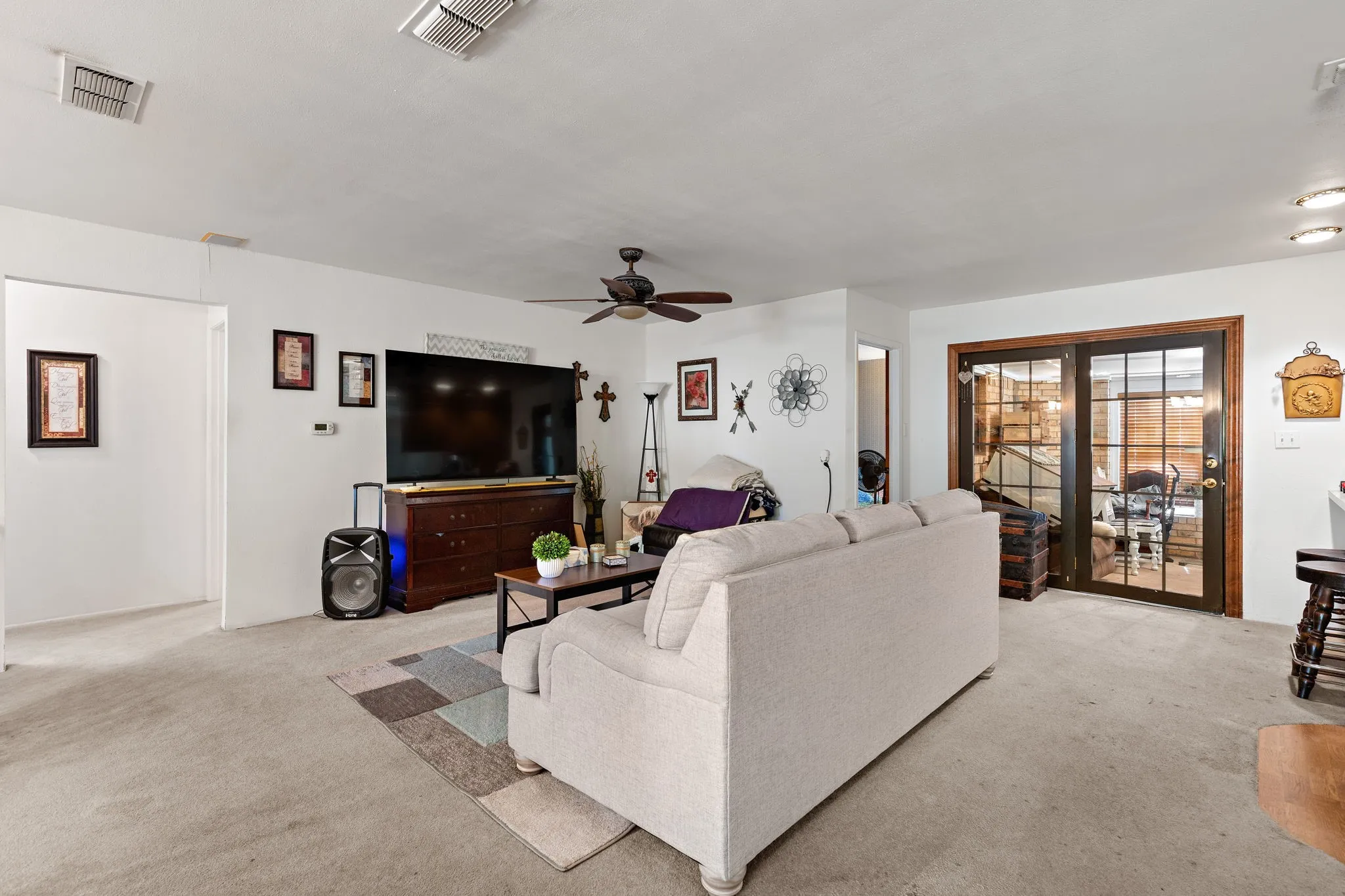 Single Family Residence For Sale in Wichita County , 4600 Summit Drive, Wichita Falls, Texas 76310, 3 Bedroom, 2 Bathroom, 2 Garage spaces, 1,794 Sqft, built in 1974, mls#21330055, Real Estate Agent in Wichita Falls, Homes For Sale in Wichita county, Homes For Sale in Wichita Falls, Realtor in Wichita Falls Texas, Real Estate Brokerage Independent Realty Texas, Luminita Cordes Realtor