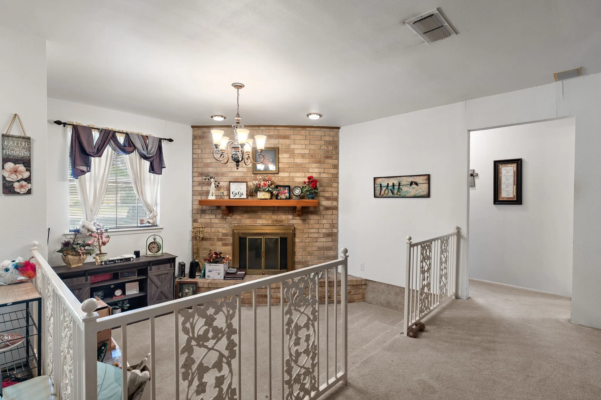Single Family Residence For Sale in Wichita County , 4600 Summit Drive, Wichita Falls, Texas 76310, 3 Bedroom, 2 Bathroom, 2 Garage spaces, 1,794 Sqft, built in 1974, mls#21330055, Real Estate Agent in Wichita Falls, Homes For Sale in Wichita county, Homes For Sale in Wichita Falls, Realtor in Wichita Falls Texas, Real Estate Brokerage Independent Realty Texas, Luminita Cordes Realtor