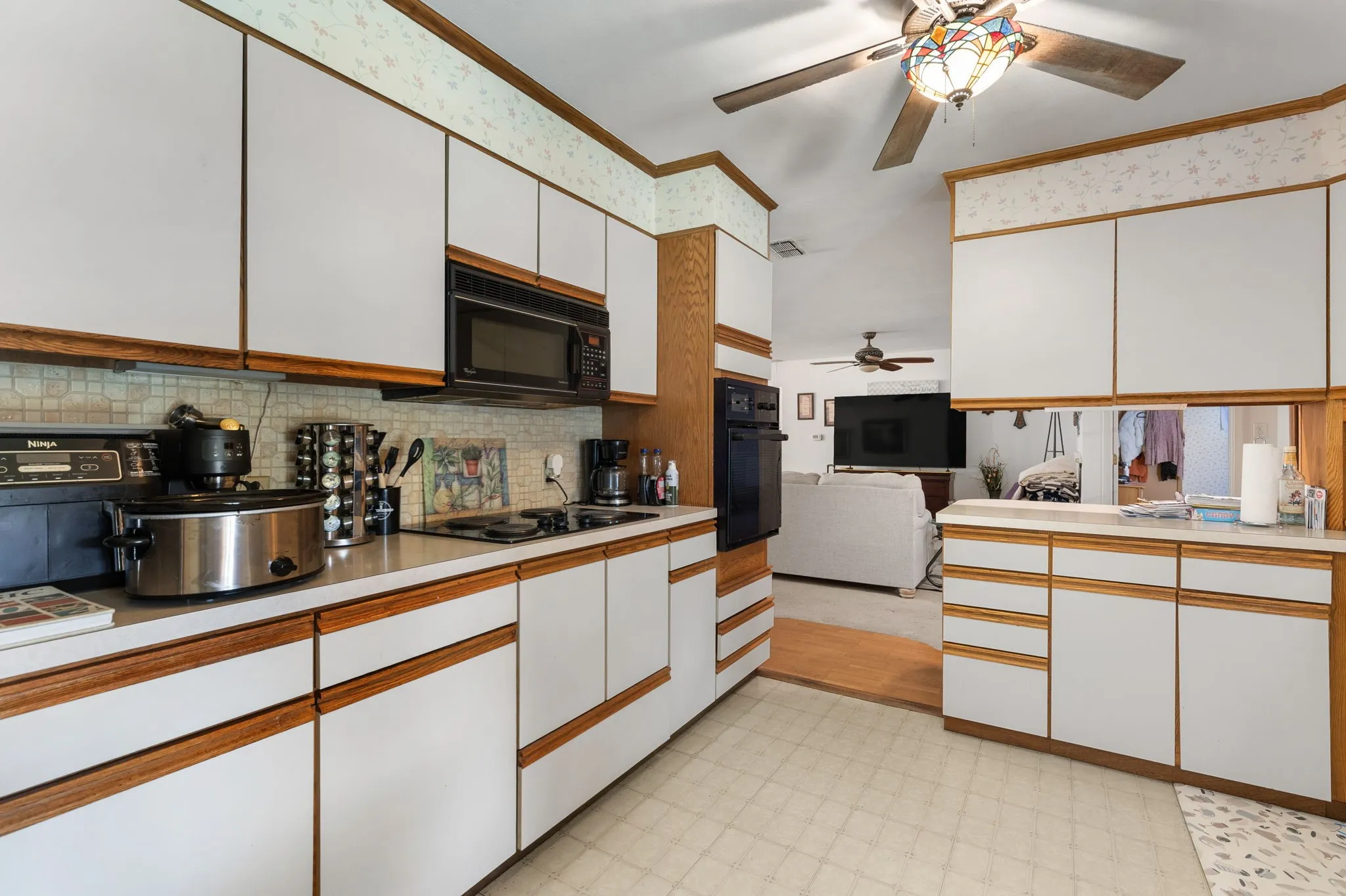 Single Family Residence For Sale in Wichita County , 4600 Summit Drive, Wichita Falls, Texas 76310, 3 Bedroom, 2 Bathroom, 2 Garage spaces, 1,794 Sqft, built in 1974, mls#21330055, Real Estate Agent in Wichita Falls, Homes For Sale in Wichita county, Homes For Sale in Wichita Falls, Realtor in Wichita Falls Texas, Real Estate Brokerage Independent Realty Texas, Luminita Cordes Realtor