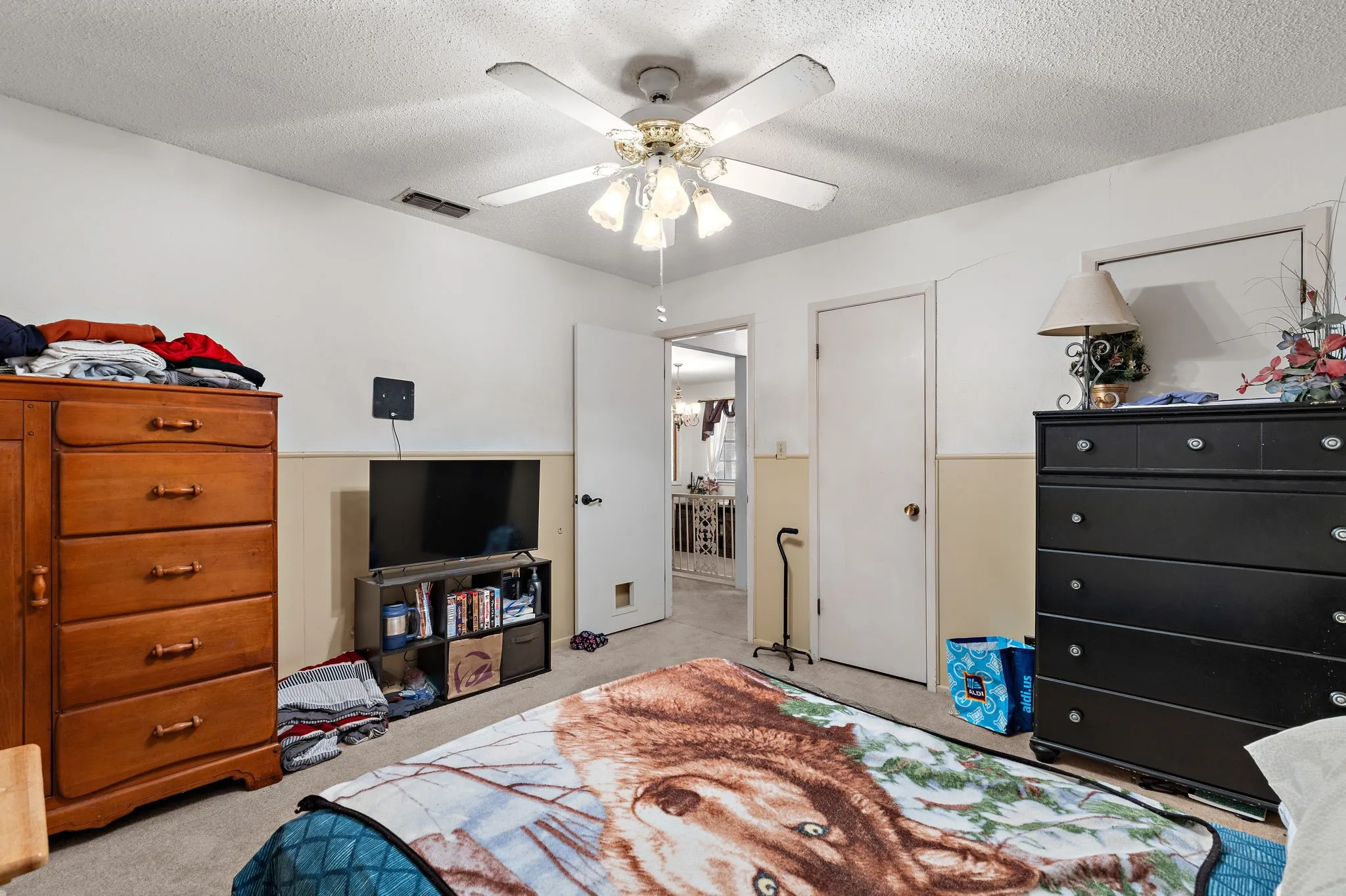 Single Family Residence For Sale in Wichita County , 4600 Summit Drive, Wichita Falls, Texas 76310, 3 Bedroom, 2 Bathroom, 2 Garage spaces, 1,794 Sqft, built in 1974, mls#21330055, Real Estate Agent in Wichita Falls, Homes For Sale in Wichita county, Homes For Sale in Wichita Falls, Realtor in Wichita Falls Texas, Real Estate Brokerage Independent Realty Texas, Luminita Cordes Realtor