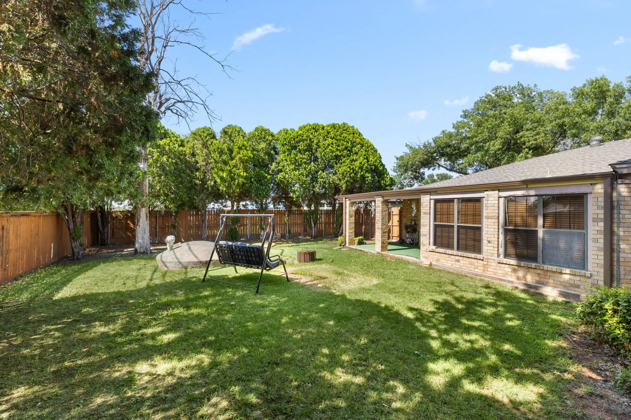 Single Family Residence For Sale in Wichita County , 4600 Summit Drive, Wichita Falls, Texas 76310, 3 Bedroom, 2 Bathroom, 2 Garage spaces, 1,794 Sqft, built in 1974, mls#21330055, Real Estate Agent in Wichita Falls, Homes For Sale in Wichita county, Homes For Sale in Wichita Falls, Realtor in Wichita Falls Texas, Real Estate Brokerage Independent Realty Texas, Luminita Cordes Realtor
