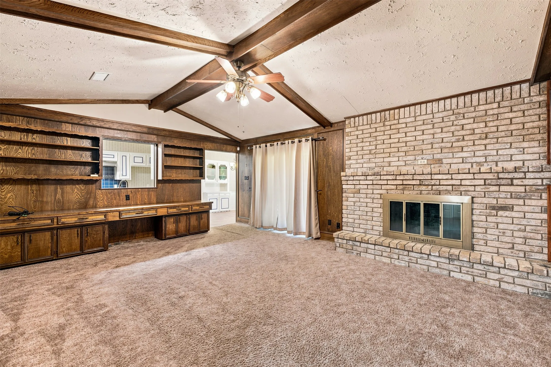 Single Family Residence For Sale in Falls County , 708 Fonville Drive, Marlin, Texas 76661, 4 Bedroom, 3 Bathroom, 2 Garage spaces, 2,364 Sqft, built in 1970, mls#21328273, Real Estate Agent in Marlin, Homes For Sale in Falls county, Homes For Sale in Marlin, Realtor in Marlin Texas, Real Estate Brokerage Independent Realty Texas, Luminita Cordes Realtor