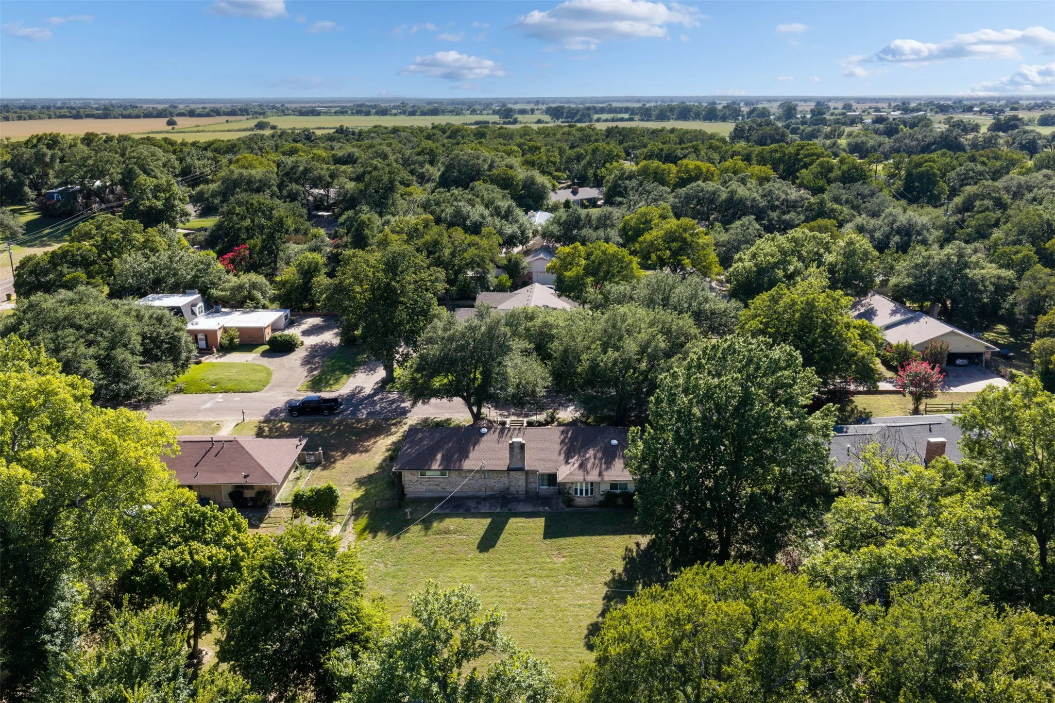 Single Family Residence For Sale in Falls County , 708 Fonville Drive, Marlin, Texas 76661, 4 Bedroom, 3 Bathroom, 2 Garage spaces, 2,364 Sqft, built in 1970, mls#21328273, Real Estate Agent in Marlin, Homes For Sale in Falls county, Homes For Sale in Marlin, Realtor in Marlin Texas, Real Estate Brokerage Independent Realty Texas, Luminita Cordes Realtor