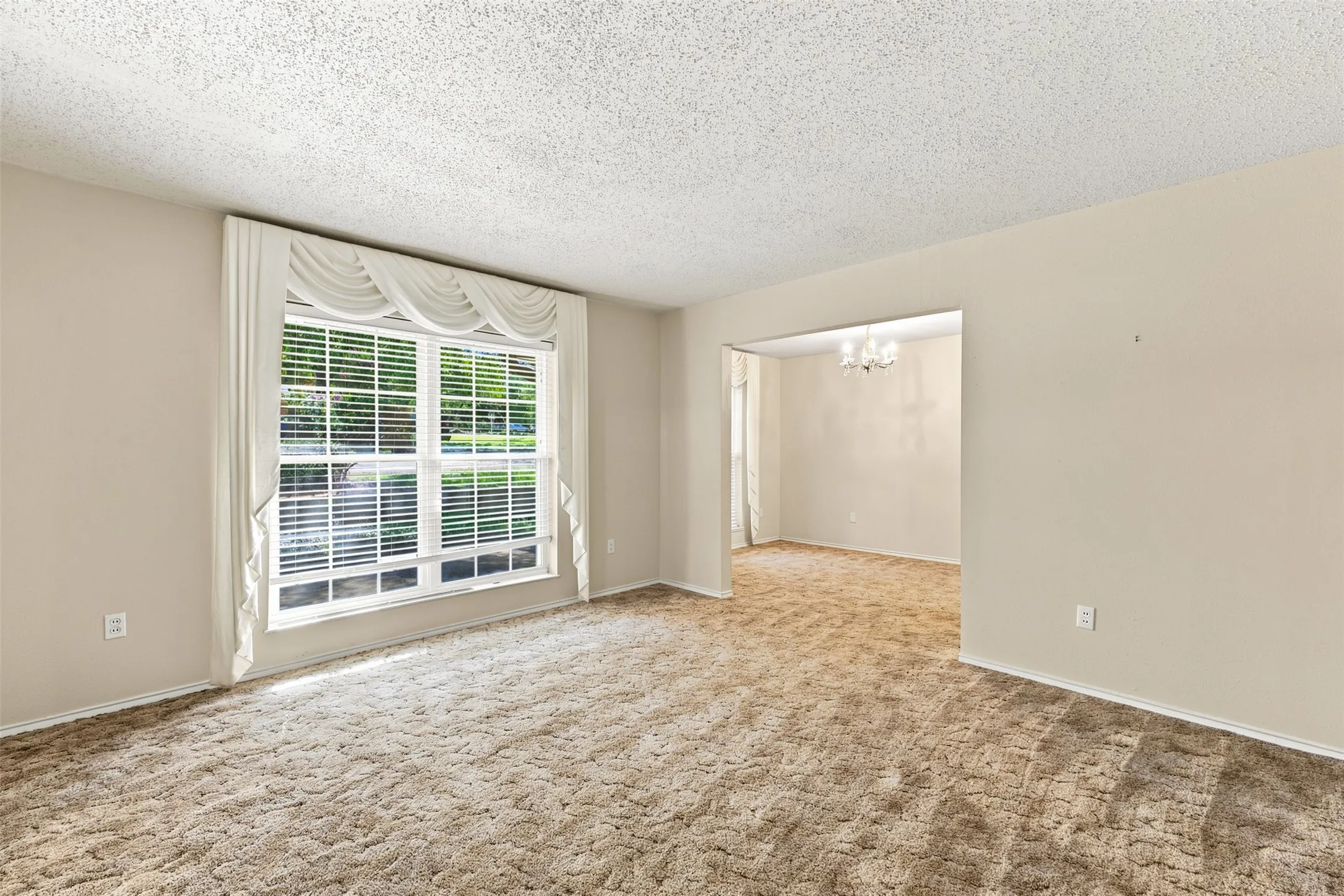 Single Family Residence For Sale in Falls County , 708 Fonville Drive, Marlin, Texas 76661, 4 Bedroom, 3 Bathroom, 2 Garage spaces, 2,364 Sqft, built in 1970, mls#21328273, Real Estate Agent in Marlin, Homes For Sale in Falls county, Homes For Sale in Marlin, Realtor in Marlin Texas, Real Estate Brokerage Independent Realty Texas, Luminita Cordes Realtor