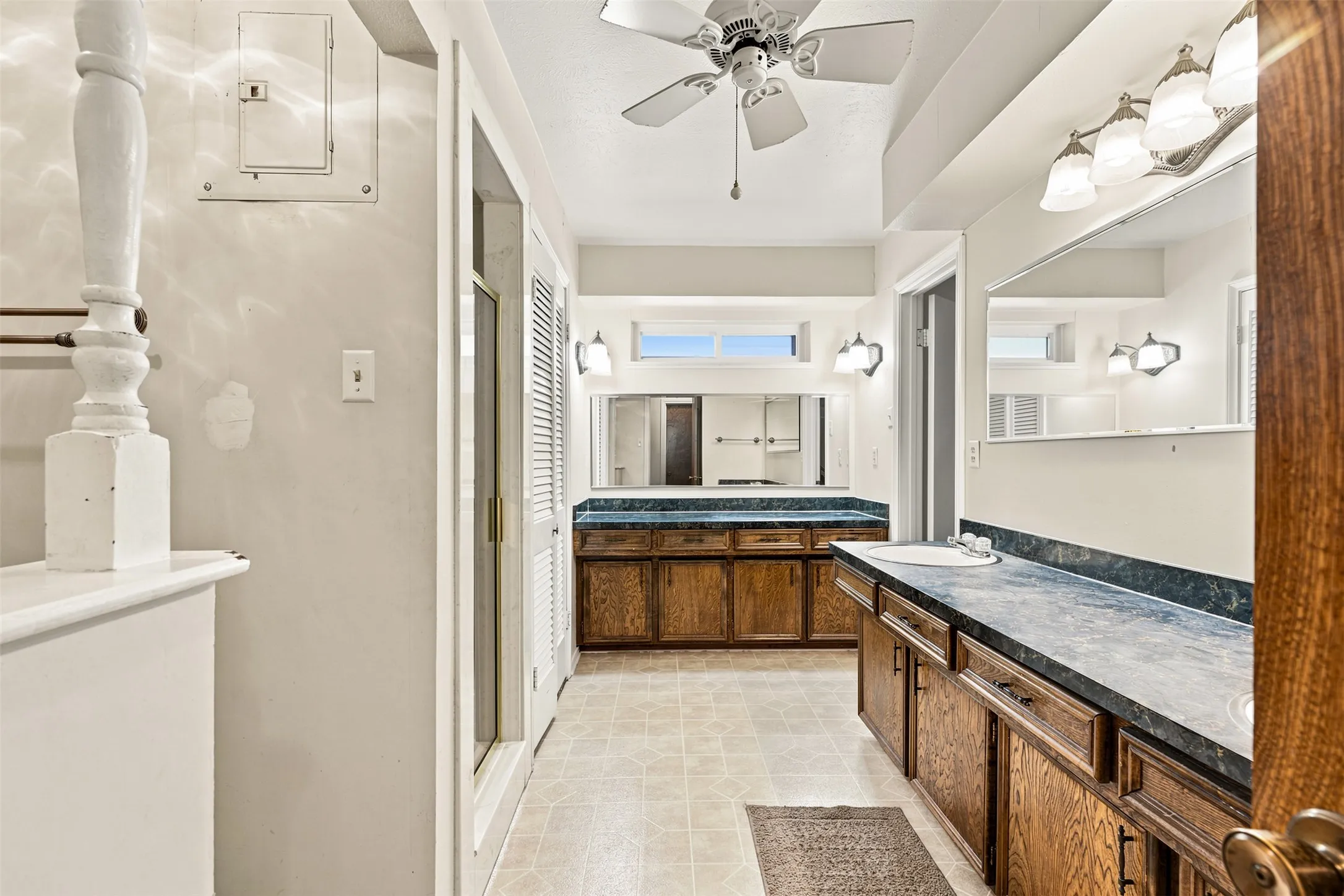 Single Family Residence For Sale in Falls County , 708 Fonville Drive, Marlin, Texas 76661, 4 Bedroom, 3 Bathroom, 2 Garage spaces, 2,364 Sqft, built in 1970, mls#21328273, Real Estate Agent in Marlin, Homes For Sale in Falls county, Homes For Sale in Marlin, Realtor in Marlin Texas, Real Estate Brokerage Independent Realty Texas, Luminita Cordes Realtor