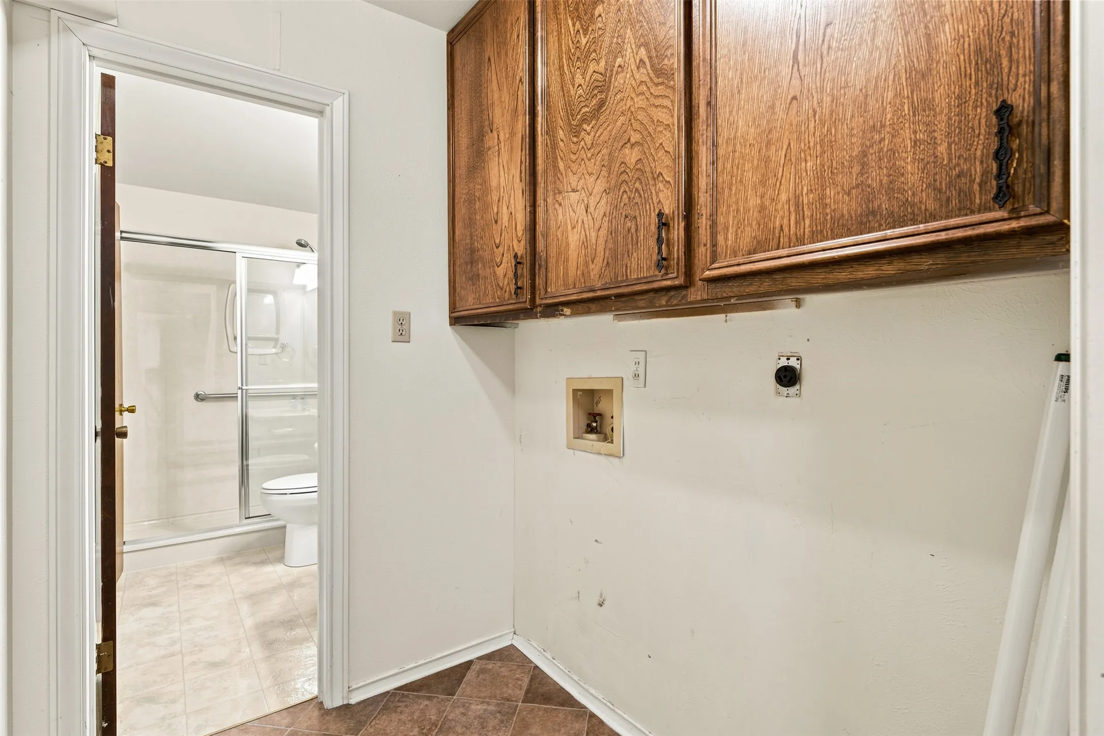 Single Family Residence For Sale in Falls County , 708 Fonville Drive, Marlin, Texas 76661, 4 Bedroom, 3 Bathroom, 2 Garage spaces, 2,364 Sqft, built in 1970, mls#21328273, Real Estate Agent in Marlin, Homes For Sale in Falls county, Homes For Sale in Marlin, Realtor in Marlin Texas, Real Estate Brokerage Independent Realty Texas, Luminita Cordes Realtor