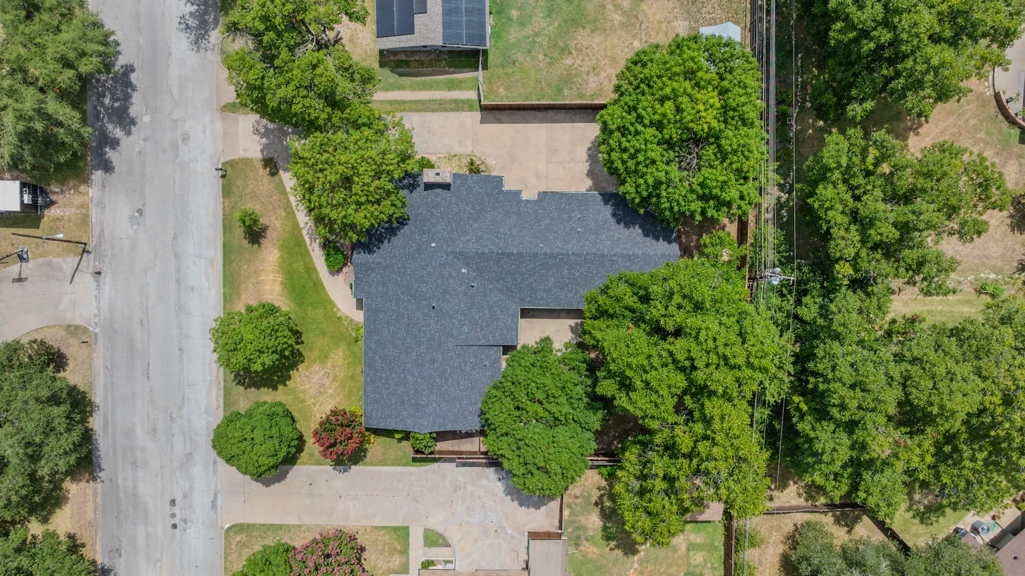 Single Family Residence For Sale in Johnson County , 1214 Loma Alta Place, Cleburne, Texas 76033, 3 Bedroom, 3 Bathroom, 2 Garage spaces, 2,950 Sqft, built in 1956, mls#21329538, Real Estate Agent in Cleburne, Homes For Sale in Johnson county, Homes For Sale in Cleburne, Realtor in Cleburne Texas, Real Estate Brokerage Independent Realty Texas, Luminita Cordes Realtor