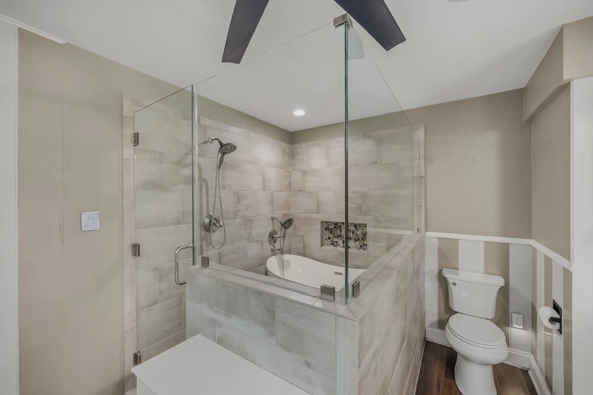 Single Family Residence For Sale in Johnson County , 1214 Loma Alta Place, Cleburne, Texas 76033, 3 Bedroom, 3 Bathroom, 2 Garage spaces, 2,950 Sqft, built in 1956, mls#21329538, Real Estate Agent in Cleburne, Homes For Sale in Johnson county, Homes For Sale in Cleburne, Realtor in Cleburne Texas, Real Estate Brokerage Independent Realty Texas, Luminita Cordes Realtor