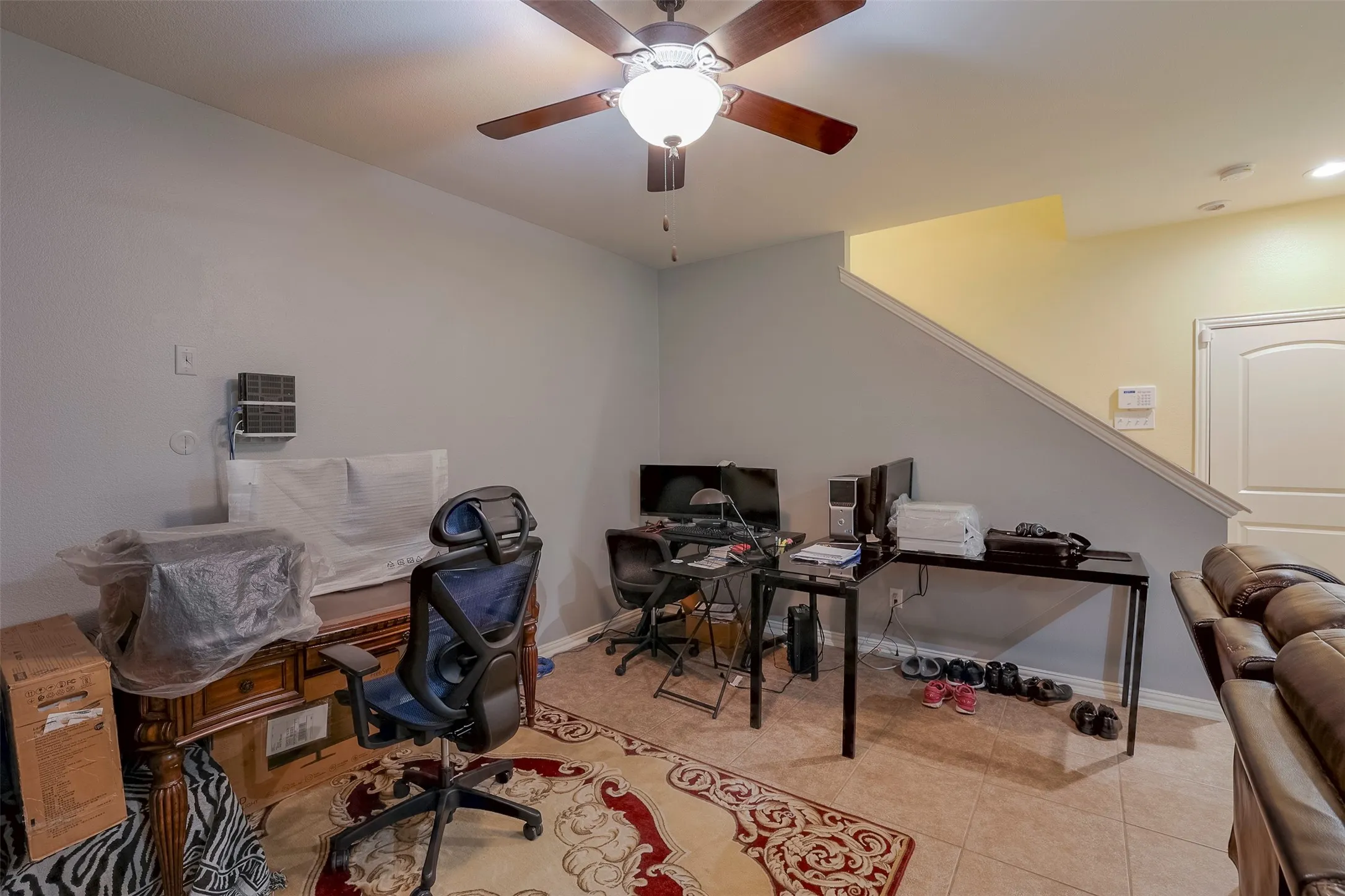 Townhouse For Sale in Dallas County , 1429 Fox Run Drive, Irving, Texas 75063, 3 Bedroom, 3 Bathroom, 2 Garage spaces, 2,315 Sqft, built in 2006, mls#21326608, Real Estate Agent in Irving, Homes For Sale in Dallas county, Homes For Sale in Irving, Realtor in Irving Texas, Real Estate Brokerage Independent Realty Texas, Luminita Cordes Realtor