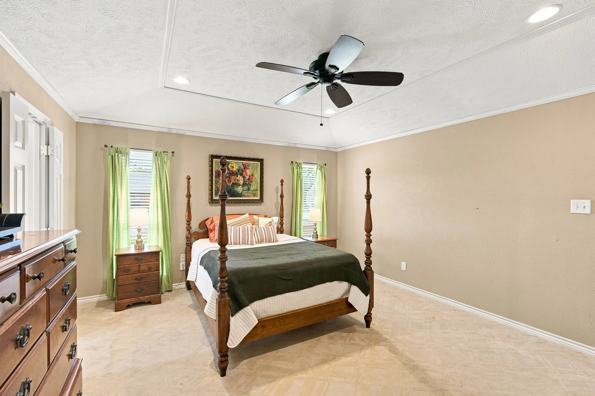 Single Family Residence For Sale in Ellis County , 2005 Yorkstown Drive, Ennis, Texas 75119, 3 Bedroom, 3 Bathroom, 2 Garage spaces, 2,058 Sqft, built in 1975, mls#21330052, Real Estate Agent in Ennis, Homes For Sale in Ellis county, Homes For Sale in Ennis, Realtor in Ennis Texas, Real Estate Brokerage Independent Realty Texas, Luminita Cordes Realtor