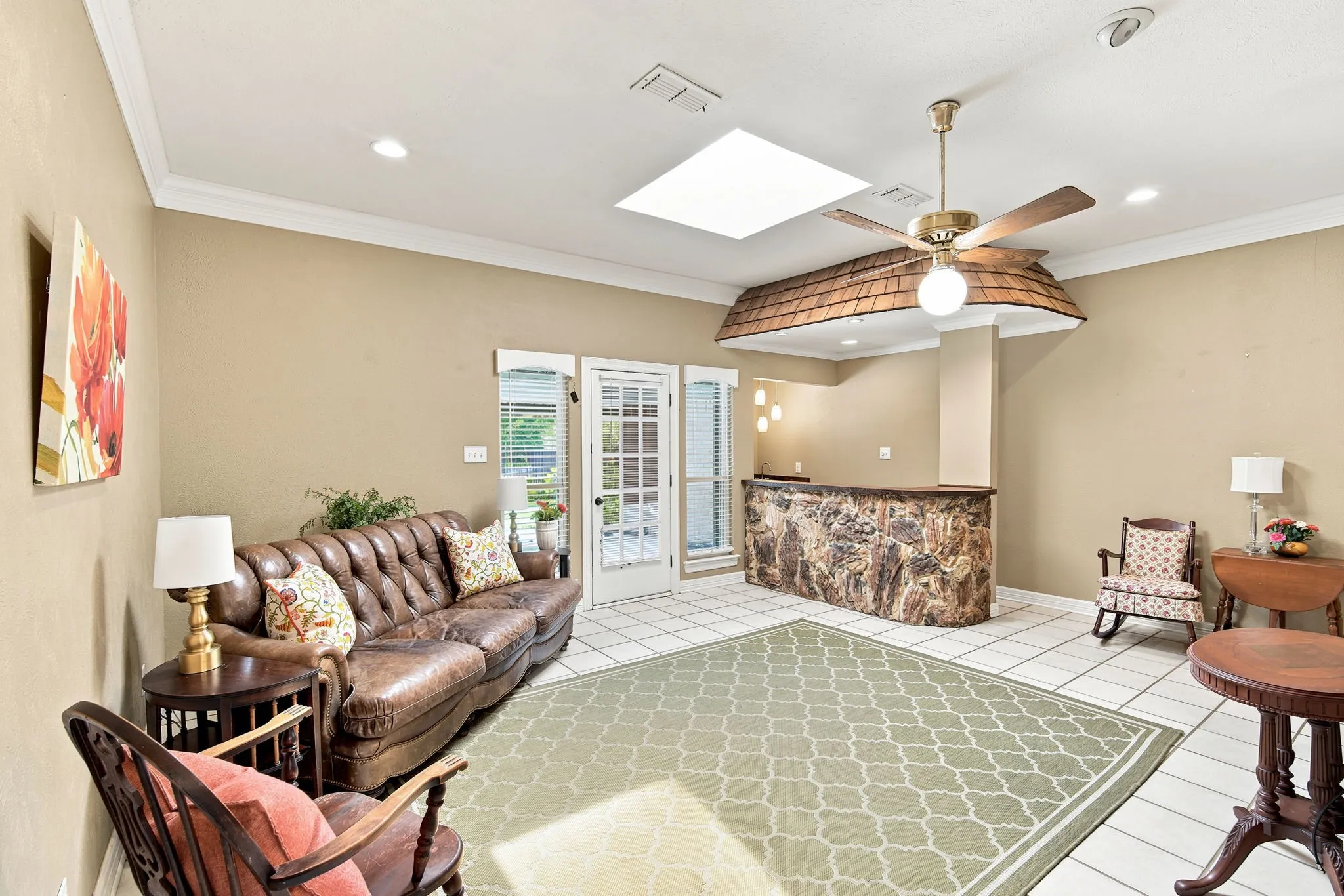 Single Family Residence For Sale in Ellis County , 2005 Yorkstown Drive, Ennis, Texas 75119, 3 Bedroom, 3 Bathroom, 2 Garage spaces, 2,058 Sqft, built in 1975, mls#21330052, Real Estate Agent in Ennis, Homes For Sale in Ellis county, Homes For Sale in Ennis, Realtor in Ennis Texas, Real Estate Brokerage Independent Realty Texas, Luminita Cordes Realtor