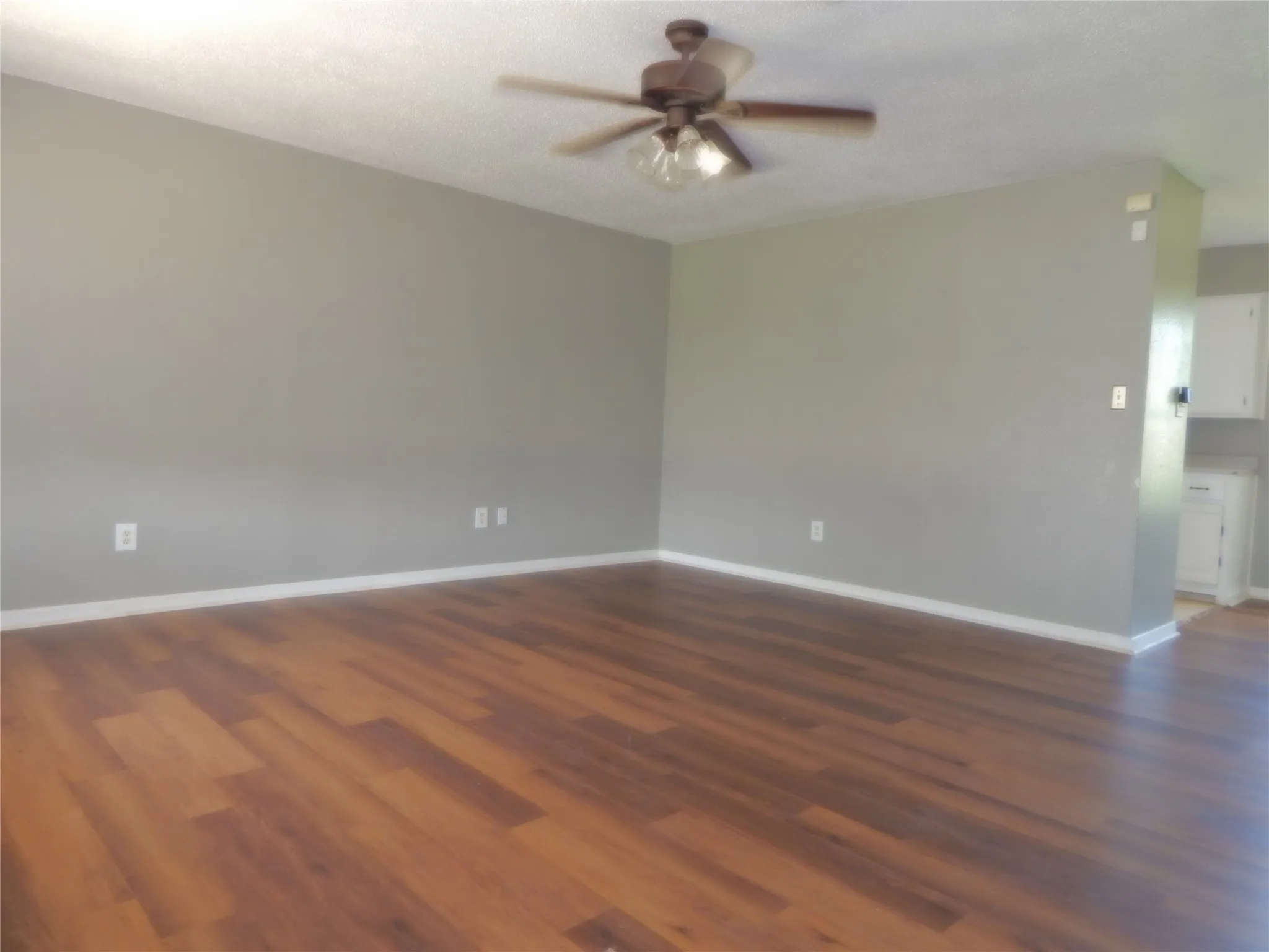 Single Family Residence For Rent in Collin County , 1018 N Powell Parkway, Anna, Texas 75409, 3 Bedroom, 2 Bathroom, 1 Garage spaces, 1,092 Sqft, built in 1978, mls#21330071, Real Estate Agent in Anna, Homes For Rent in Collin county, Homes For Rent in Anna, Realtor in Anna Texas, Real Estate Brokerage Independent Realty Texas, Luminita Cordes Realtor