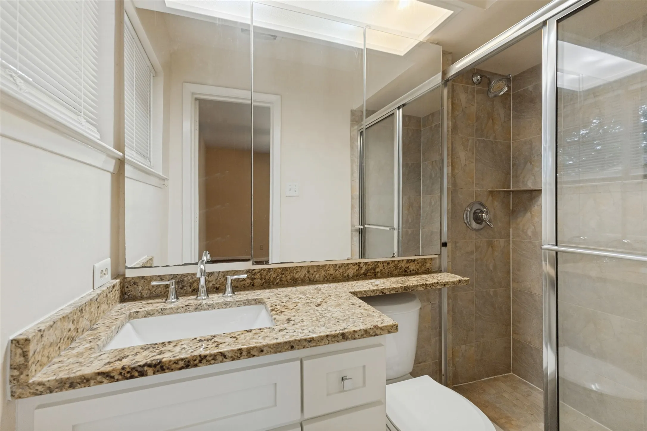 Single Family Residence For Rent in Dallas County , 1303 Northlake Drive, Richardson, Texas 75080, 3 Bedroom, 2 Bathroom, Garage spaces, 1,440 Sqft, built in 1959, mls#21323741, Real Estate Agent in Richardson, Homes For Rent in Dallas county, Homes For Rent in Richardson, Realtor in Richardson Texas, Real Estate Brokerage Independent Realty Texas, Luminita Cordes Realtor