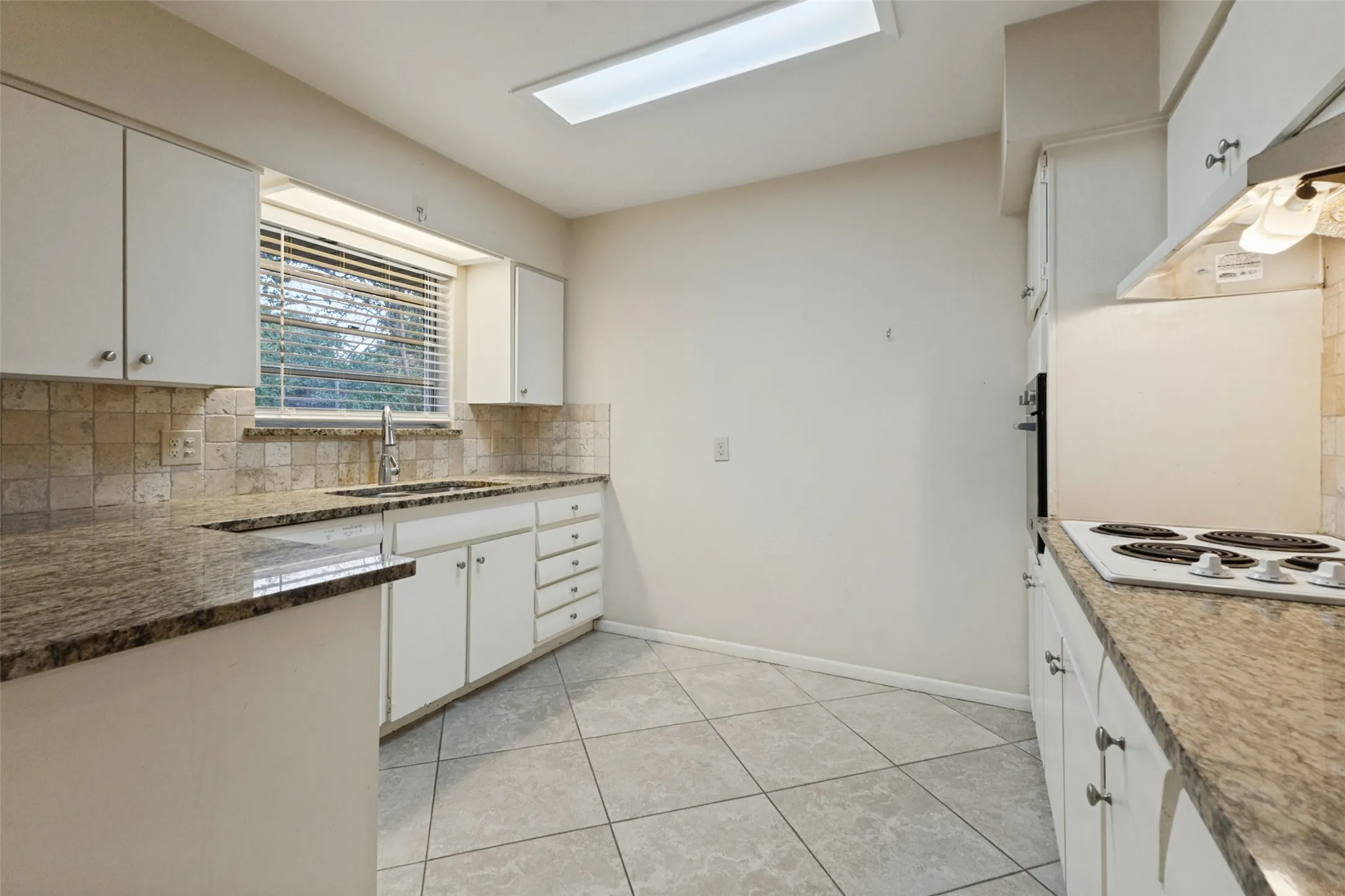 Single Family Residence For Rent in Dallas County , 1303 Northlake Drive, Richardson, Texas 75080, 3 Bedroom, 2 Bathroom, Garage spaces, 1,440 Sqft, built in 1959, mls#21323741, Real Estate Agent in Richardson, Homes For Rent in Dallas county, Homes For Rent in Richardson, Realtor in Richardson Texas, Real Estate Brokerage Independent Realty Texas, Luminita Cordes Realtor