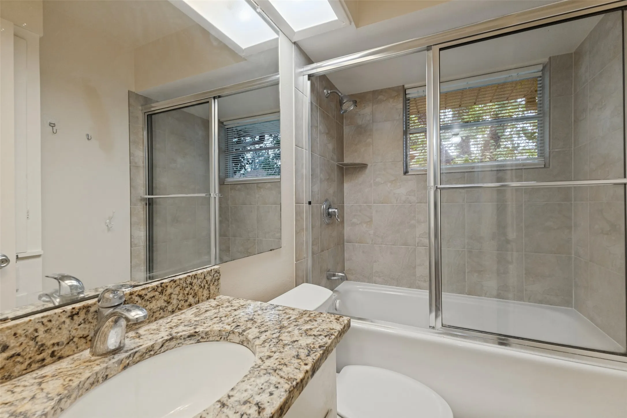 Single Family Residence For Rent in Dallas County , 1303 Northlake Drive, Richardson, Texas 75080, 3 Bedroom, 2 Bathroom, Garage spaces, 1,440 Sqft, built in 1959, mls#21323741, Real Estate Agent in Richardson, Homes For Rent in Dallas county, Homes For Rent in Richardson, Realtor in Richardson Texas, Real Estate Brokerage Independent Realty Texas, Luminita Cordes Realtor