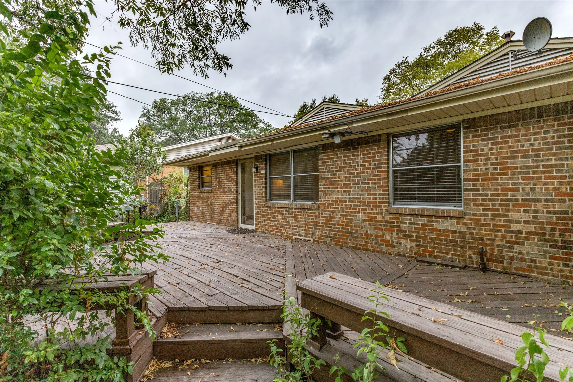 Single Family Residence For Rent in Dallas County , 1303 Northlake Drive, Richardson, Texas 75080, 3 Bedroom, 2 Bathroom, Garage spaces, 1,440 Sqft, built in 1959, mls#21323741, Real Estate Agent in Richardson, Homes For Rent in Dallas county, Homes For Rent in Richardson, Realtor in Richardson Texas, Real Estate Brokerage Independent Realty Texas, Luminita Cordes Realtor