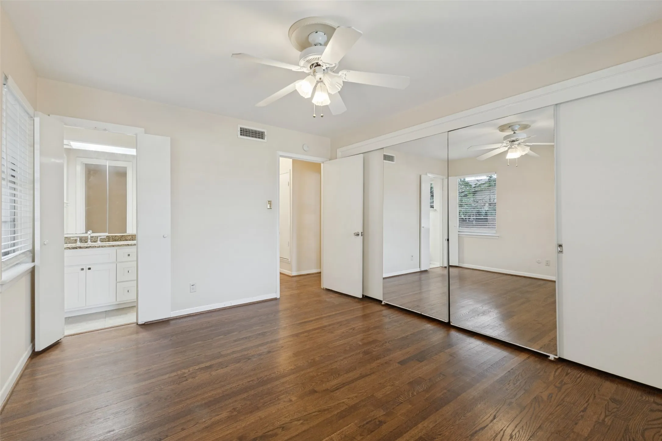 Single Family Residence For Rent in Dallas County , 1303 Northlake Drive, Richardson, Texas 75080, 3 Bedroom, 2 Bathroom, Garage spaces, 1,440 Sqft, built in 1959, mls#21323741, Real Estate Agent in Richardson, Homes For Rent in Dallas county, Homes For Rent in Richardson, Realtor in Richardson Texas, Real Estate Brokerage Independent Realty Texas, Luminita Cordes Realtor