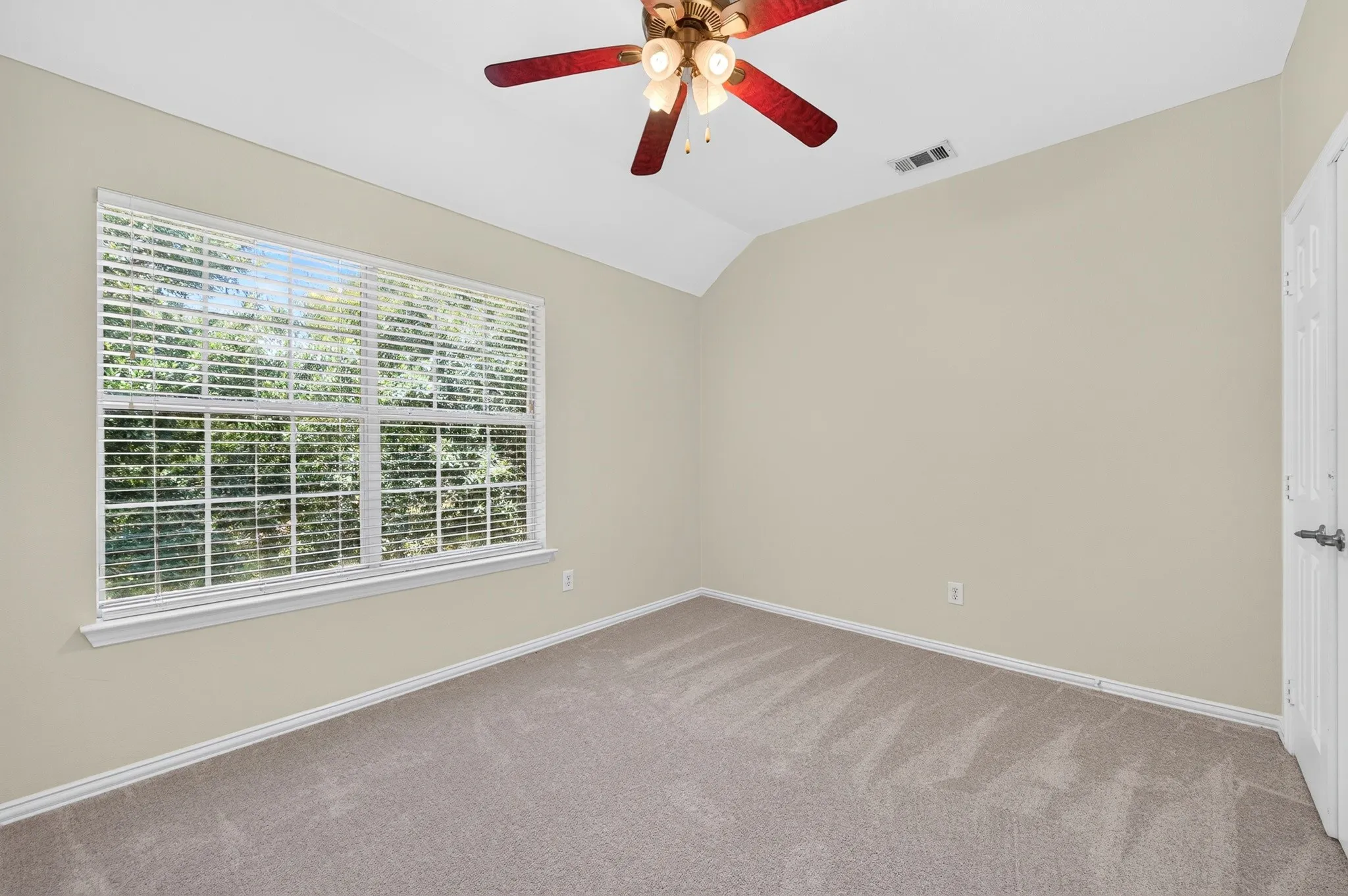 Single Family Residence For Sale in Denton County , 13444 Bavarian Drive, Frisco, Texas 75033, 4 Bedroom, 3 Bathroom, 2 Garage spaces, 2,967 Sqft, built in 2005, mls#21329607, Real Estate Agent in Frisco, Homes For Sale in Denton county, Homes For Sale in Frisco, Realtor in Frisco Texas, Real Estate Brokerage Independent Realty Texas, Luminita Cordes Realtor