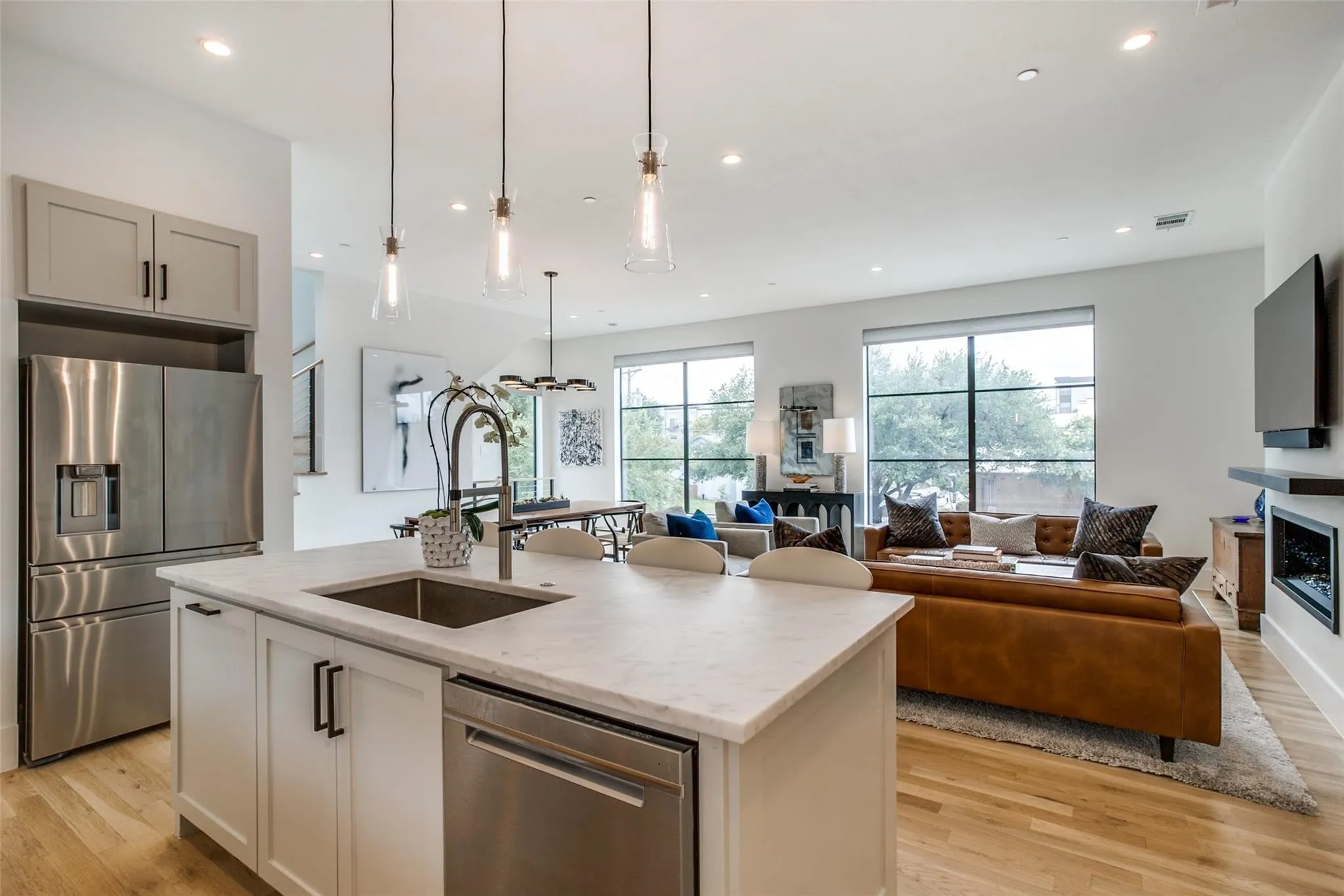 Condominium For Rent in Dallas County , 2719 Reagan Street 101, Dallas, Texas 75219, 2 Bedroom, 3 Bathroom, 2 Garage spaces, 2,238 Sqft, built in 2018, mls#21325623, Real Estate Agent in Dallas, Homes For Rent in Dallas county, Homes For Rent in Dallas, Realtor in Dallas Texas, Real Estate Brokerage Independent Realty Texas, Luminita Cordes Realtor