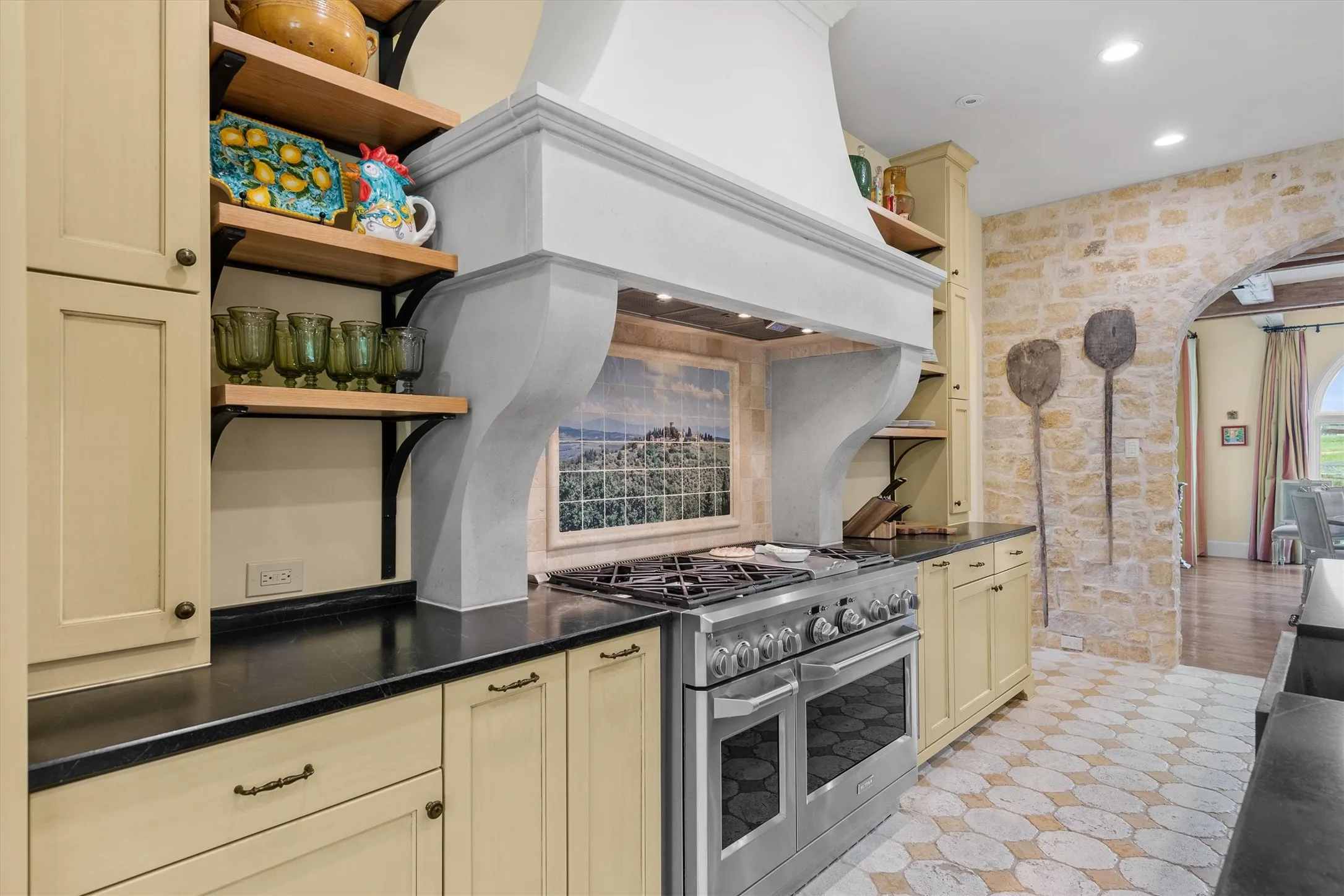 Single Family Residence For Sale in Ellis County , 4101 Howard Road, Waxahachie, Texas 75165, 4 Bedroom, 6 Bathroom, 7 Garage spaces, 6,010 Sqft, built in 2018, mls#21320679, Real Estate Agent in Waxahachie, Homes For Sale in Ellis county, Homes For Sale in Waxahachie, Realtor in Waxahachie Texas, Real Estate Brokerage Independent Realty Texas, Luminita Cordes Realtor