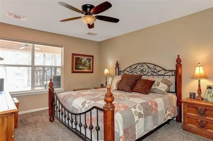 Single Family Residence For Sale in Grayson County , 233 Castle Drive, Pottsboro, Texas 75076, 2 Bedroom, 2 Bathroom, Garage spaces, 1,528 Sqft, built in 2008, mls#21330111, Real Estate Agent in Pottsboro, Homes For Sale in Grayson county, Homes For Sale in Pottsboro, Realtor in Pottsboro Texas, Real Estate Brokerage Independent Realty Texas, Luminita Cordes Realtor