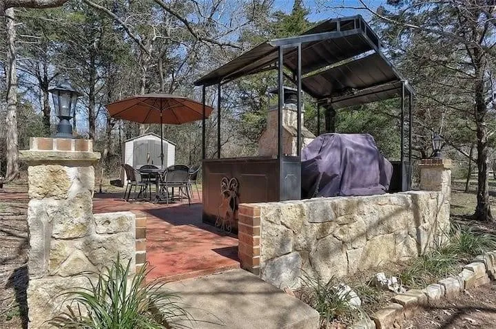 Single Family Residence For Sale in Grayson County , 233 Castle Drive, Pottsboro, Texas 75076, 2 Bedroom, 2 Bathroom, Garage spaces, 1,528 Sqft, built in 2008, mls#21330111, Real Estate Agent in Pottsboro, Homes For Sale in Grayson county, Homes For Sale in Pottsboro, Realtor in Pottsboro Texas, Real Estate Brokerage Independent Realty Texas, Luminita Cordes Realtor