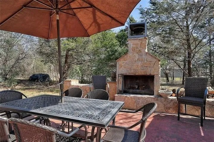 Single Family Residence For Sale in Grayson County , 233 Castle Drive, Pottsboro, Texas 75076, 2 Bedroom, 2 Bathroom, Garage spaces, 1,528 Sqft, built in 2008, mls#21330111, Real Estate Agent in Pottsboro, Homes For Sale in Grayson county, Homes For Sale in Pottsboro, Realtor in Pottsboro Texas, Real Estate Brokerage Independent Realty Texas, Luminita Cordes Realtor