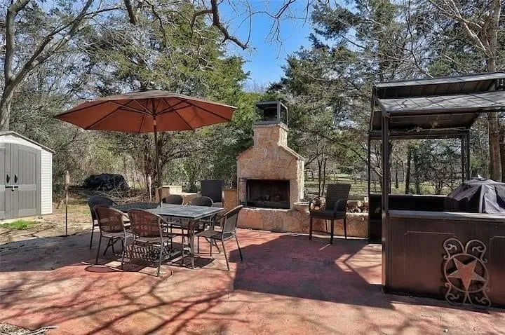 Single Family Residence For Sale in Grayson County , 233 Castle Drive, Pottsboro, Texas 75076, 2 Bedroom, 2 Bathroom, Garage spaces, 1,528 Sqft, built in 2008, mls#21330111, Real Estate Agent in Pottsboro, Homes For Sale in Grayson county, Homes For Sale in Pottsboro, Realtor in Pottsboro Texas, Real Estate Brokerage Independent Realty Texas, Luminita Cordes Realtor