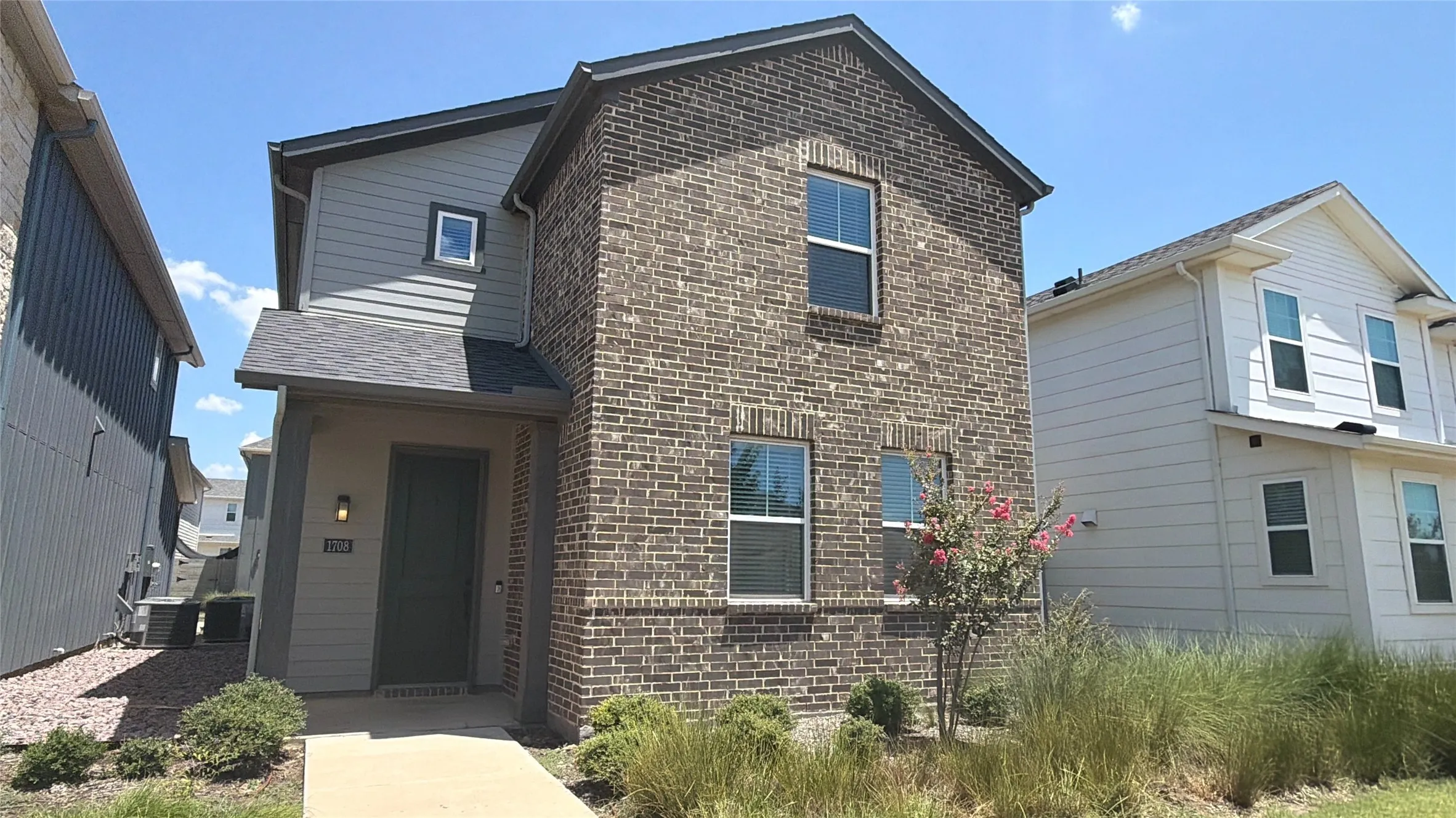 Single Family Residence For Rent in Denton County , 1708 Laurel Lane 2, Argyle, Texas 76226, 3 Bedroom, 3 Bathroom, 2 Garage spaces, 1,844 Sqft, built in 2022, mls#21330101, Real Estate Agent in Argyle, Homes For Rent in Denton county, Homes For Rent in Argyle, Realtor in Argyle Texas, Real Estate Brokerage Independent Realty Texas, Luminita Cordes Realtor