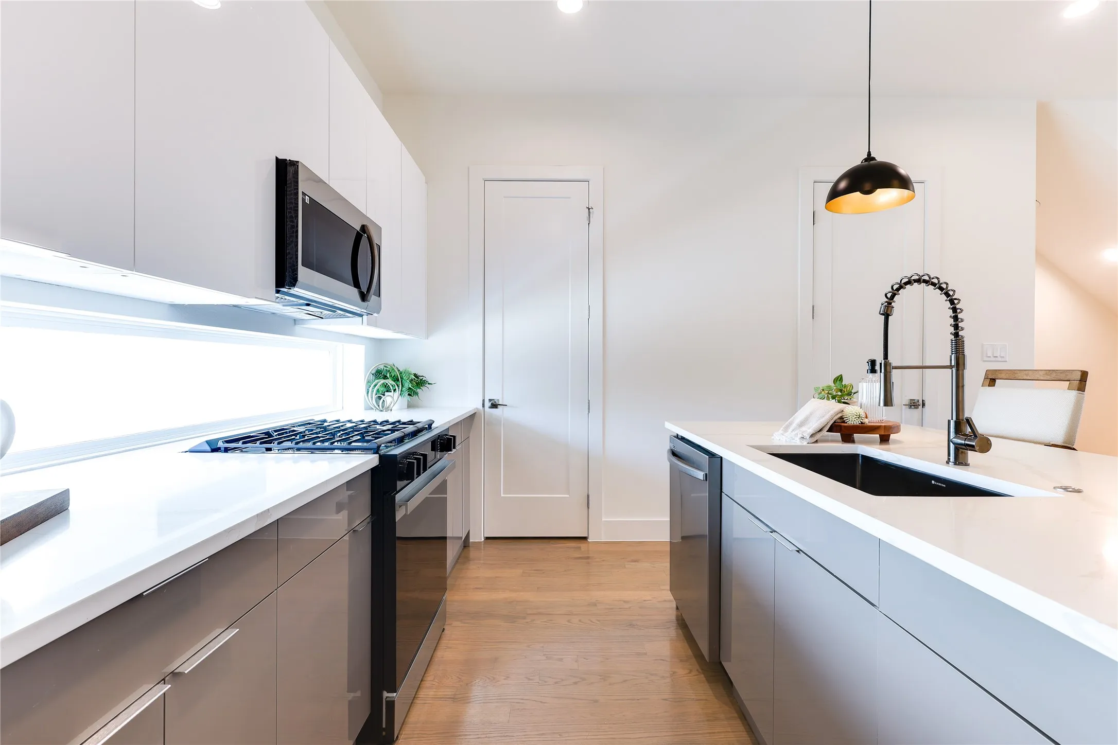 Condominium For Rent in Dallas County , 1902 N Carroll Avenue 401, Dallas, Texas 75204, 2 Bedroom, 3 Bathroom, 2 Garage spaces, 1,620 Sqft, built in 2024, mls#21330116, Real Estate Agent in Dallas, Homes For Rent in Dallas county, Homes For Rent in Dallas, Realtor in Dallas Texas, Real Estate Brokerage Independent Realty Texas, Luminita Cordes Realtor