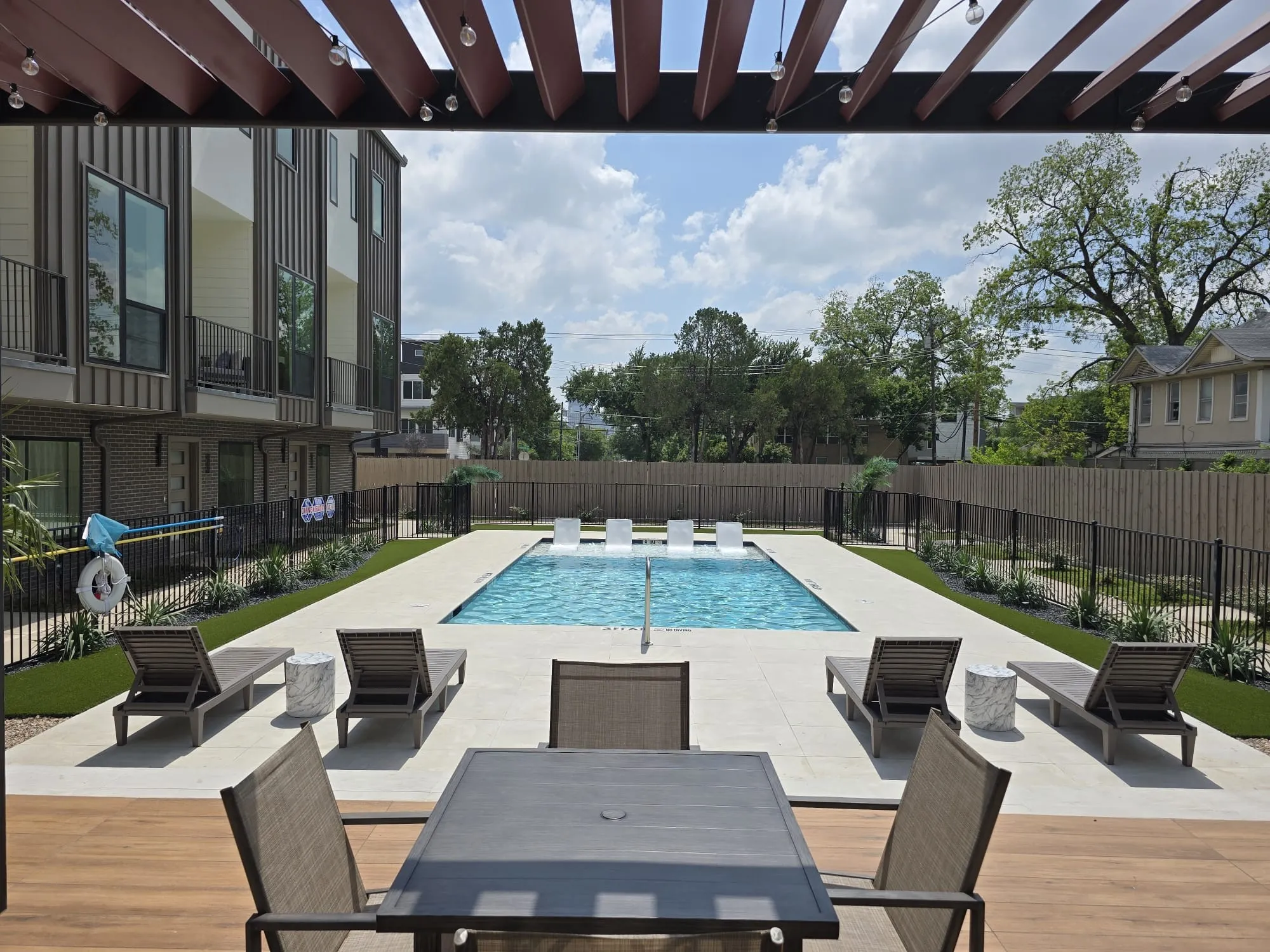 Condominium For Rent in Dallas County , 1902 N Carroll Avenue 401, Dallas, Texas 75204, 2 Bedroom, 3 Bathroom, 2 Garage spaces, 1,620 Sqft, built in 2024, mls#21330116, Real Estate Agent in Dallas, Homes For Rent in Dallas county, Homes For Rent in Dallas, Realtor in Dallas Texas, Real Estate Brokerage Independent Realty Texas, Luminita Cordes Realtor