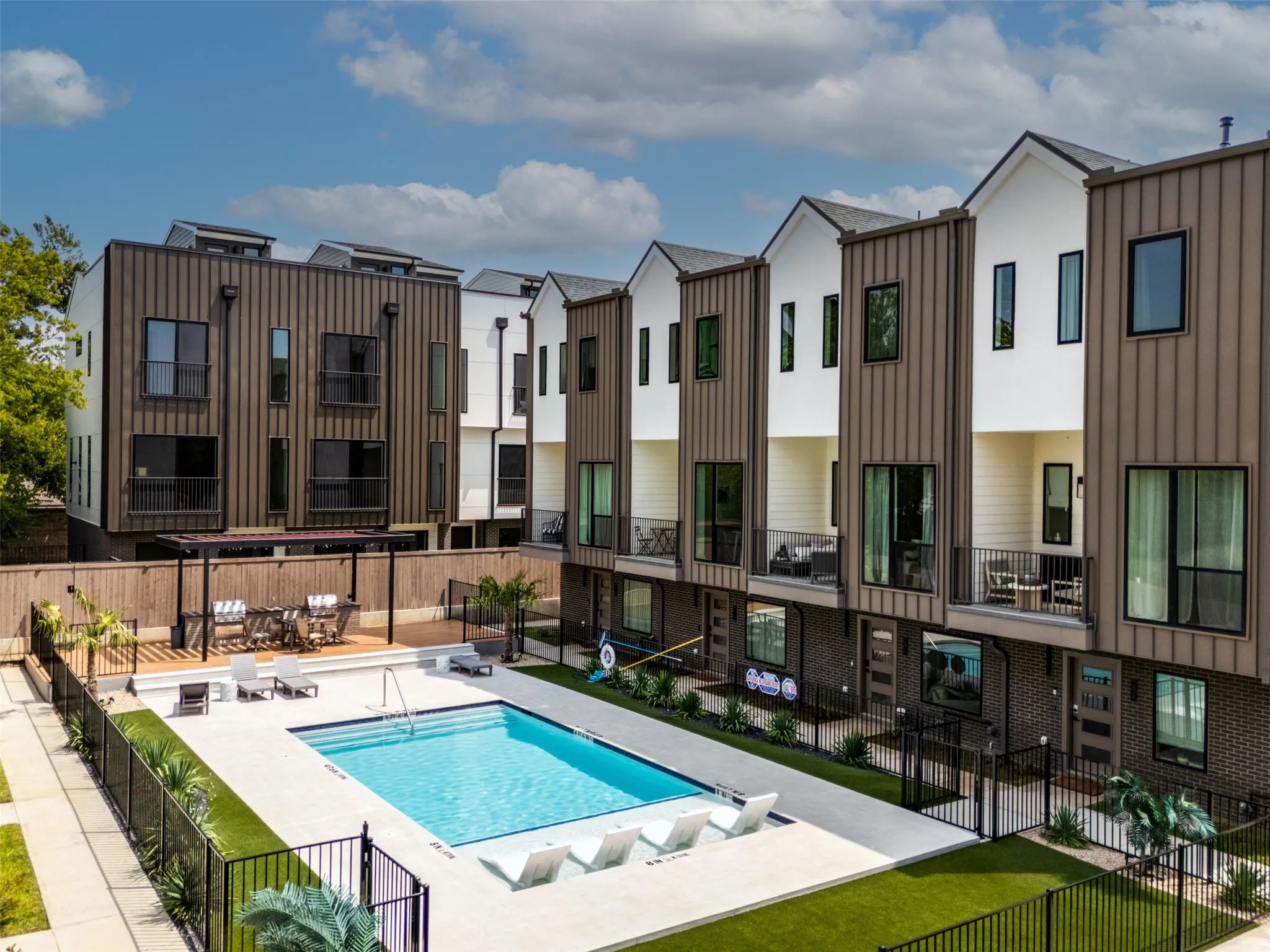 Condominium For Rent in Dallas County , 1902 N Carroll Avenue 401, Dallas, Texas 75204, 2 Bedroom, 3 Bathroom, 2 Garage spaces, 1,620 Sqft, built in 2024, mls#21330116, Real Estate Agent in Dallas, Homes For Rent in Dallas county, Homes For Rent in Dallas, Realtor in Dallas Texas, Real Estate Brokerage Independent Realty Texas, Luminita Cordes Realtor