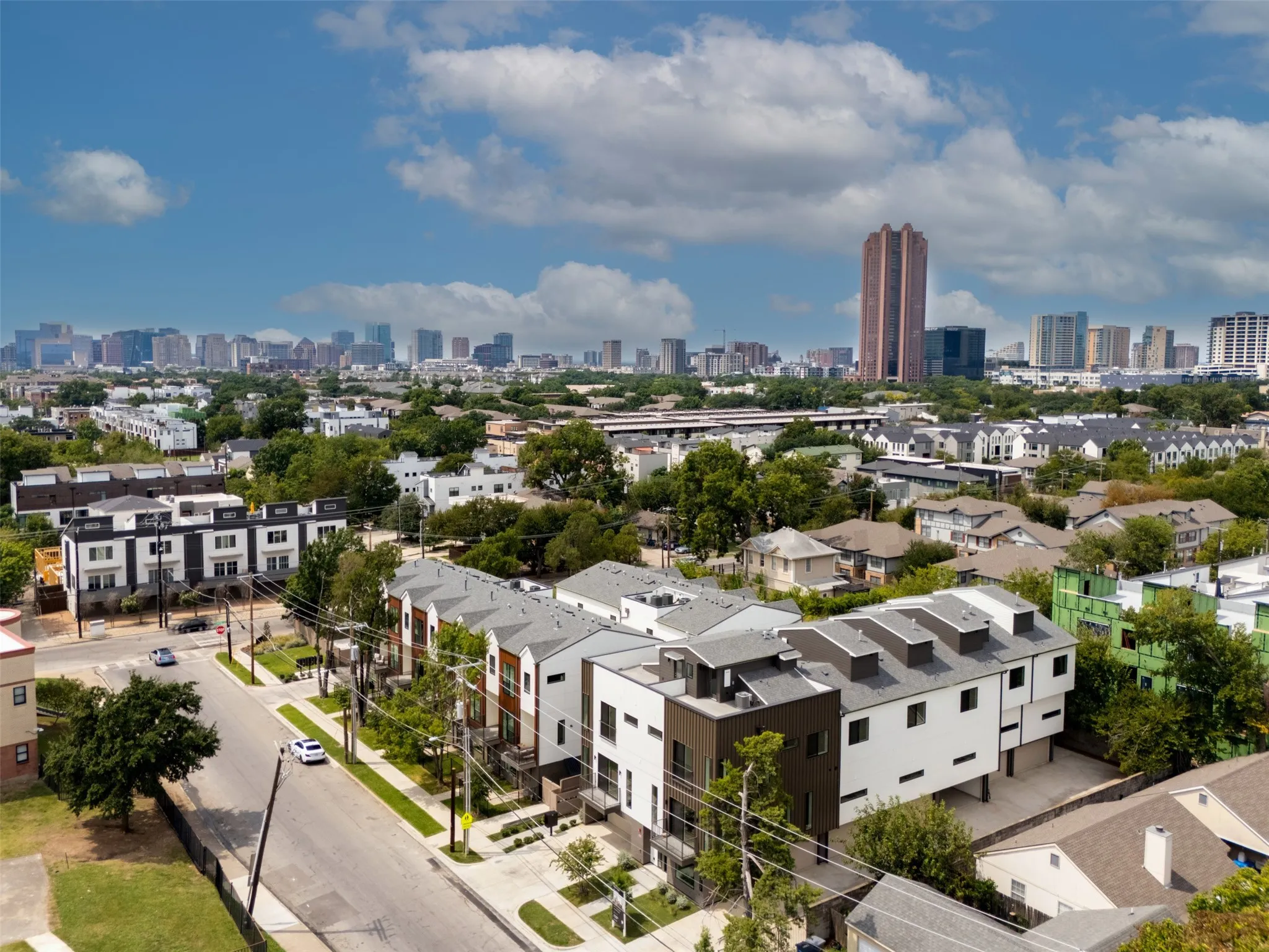 Condominium For Rent in Dallas County , 1902 N Carroll Avenue 401, Dallas, Texas 75204, 2 Bedroom, 3 Bathroom, 2 Garage spaces, 1,620 Sqft, built in 2024, mls#21330116, Real Estate Agent in Dallas, Homes For Rent in Dallas county, Homes For Rent in Dallas, Realtor in Dallas Texas, Real Estate Brokerage Independent Realty Texas, Luminita Cordes Realtor
