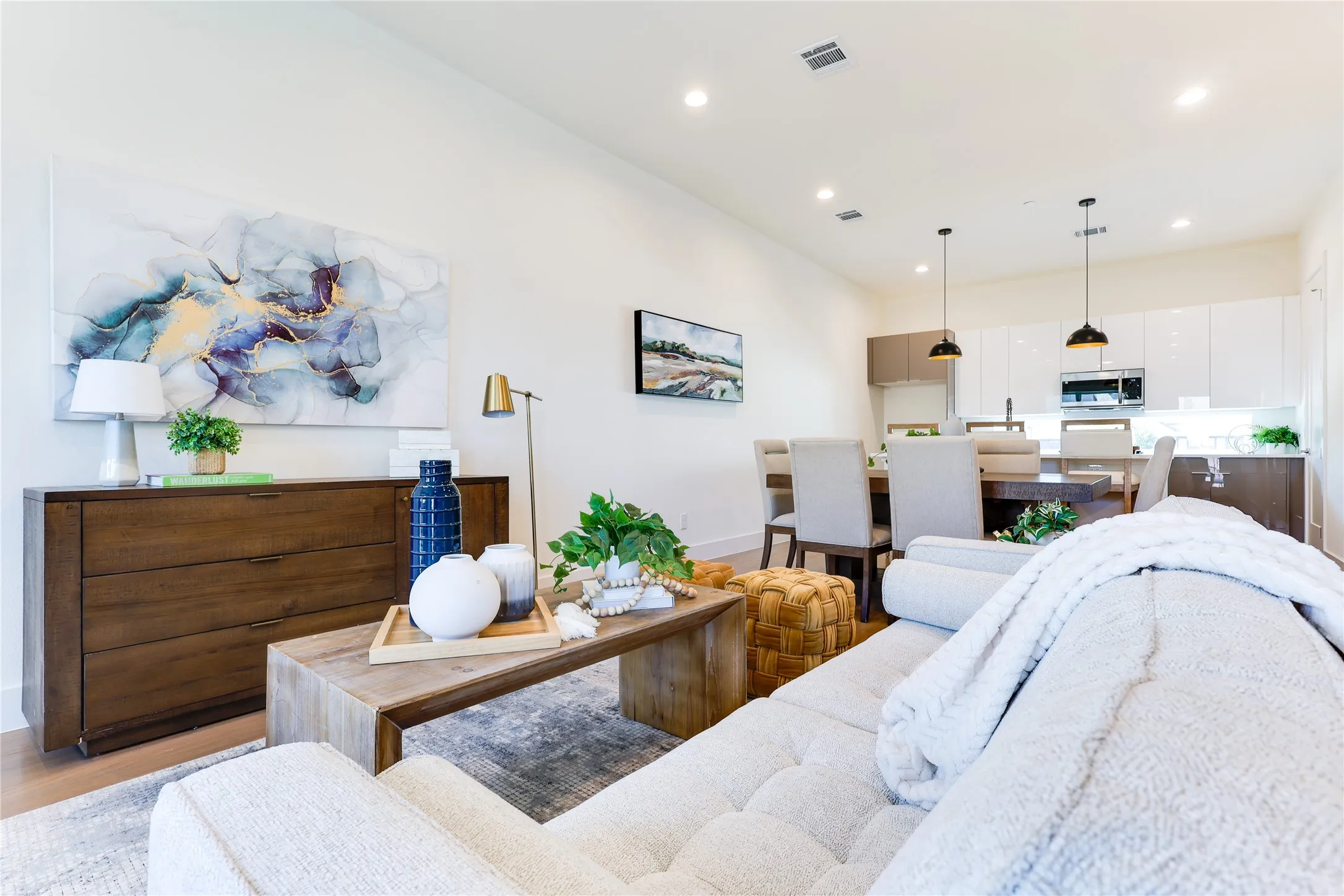 Condominium For Rent in Dallas County , 1902 N Carroll Avenue 401, Dallas, Texas 75204, 2 Bedroom, 3 Bathroom, 2 Garage spaces, 1,620 Sqft, built in 2024, mls#21330116, Real Estate Agent in Dallas, Homes For Rent in Dallas county, Homes For Rent in Dallas, Realtor in Dallas Texas, Real Estate Brokerage Independent Realty Texas, Luminita Cordes Realtor