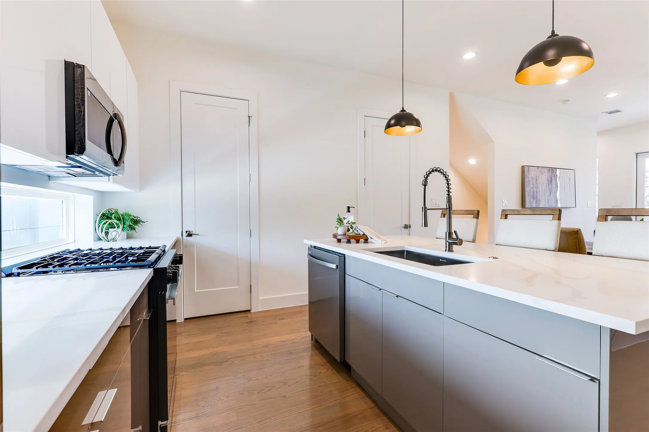 Condominium For Rent in Dallas County , 1902 N Carroll Avenue 401, Dallas, Texas 75204, 2 Bedroom, 3 Bathroom, 2 Garage spaces, 1,620 Sqft, built in 2024, mls#21330116, Real Estate Agent in Dallas, Homes For Rent in Dallas county, Homes For Rent in Dallas, Realtor in Dallas Texas, Real Estate Brokerage Independent Realty Texas, Luminita Cordes Realtor