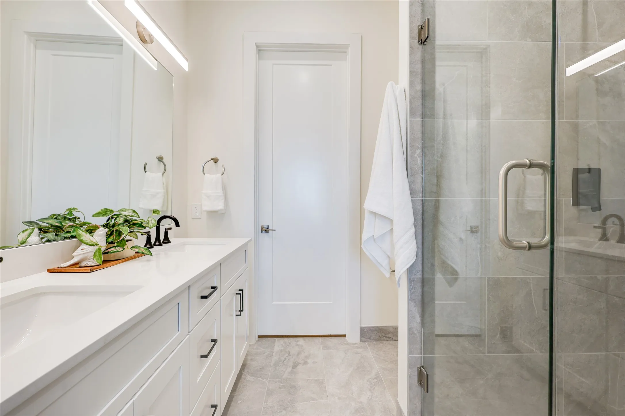 Condominium For Rent in Dallas County , 1902 N Carroll Avenue 401, Dallas, Texas 75204, 2 Bedroom, 3 Bathroom, 2 Garage spaces, 1,620 Sqft, built in 2024, mls#21330116, Real Estate Agent in Dallas, Homes For Rent in Dallas county, Homes For Rent in Dallas, Realtor in Dallas Texas, Real Estate Brokerage Independent Realty Texas, Luminita Cordes Realtor