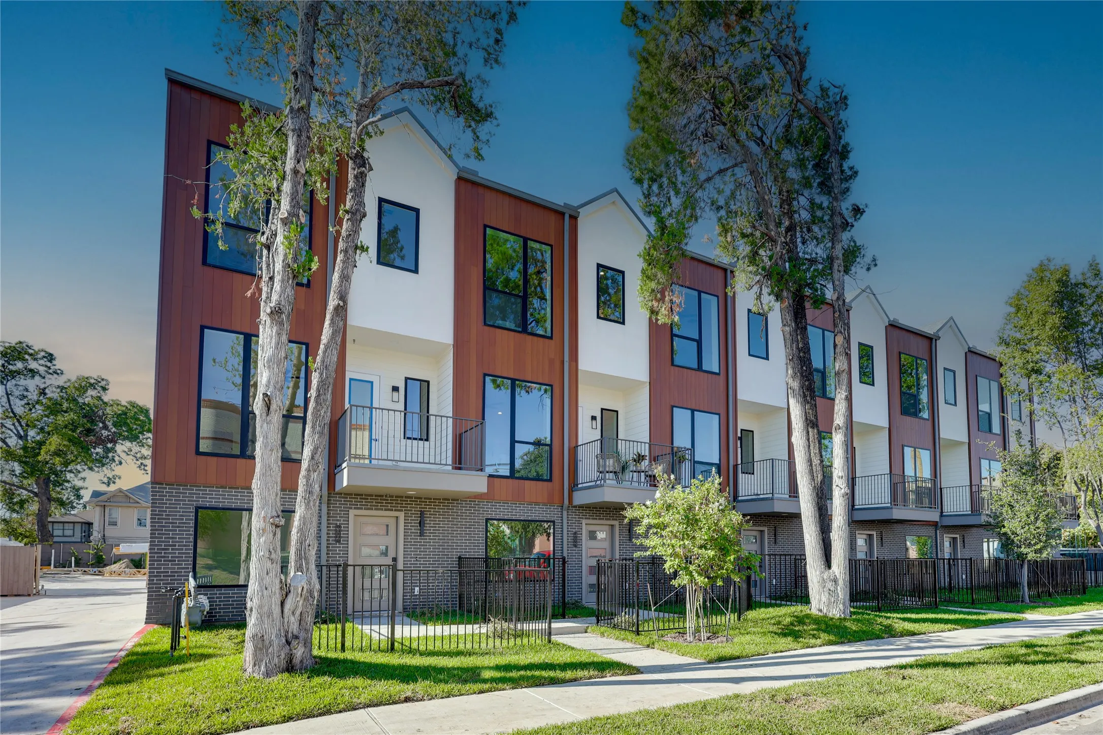 Condominium For Rent in Dallas County , 1902 N Carroll Avenue 401, Dallas, Texas 75204, 2 Bedroom, 3 Bathroom, 2 Garage spaces, 1,620 Sqft, built in 2024, mls#21330116, Real Estate Agent in Dallas, Homes For Rent in Dallas county, Homes For Rent in Dallas, Realtor in Dallas Texas, Real Estate Brokerage Independent Realty Texas, Luminita Cordes Realtor