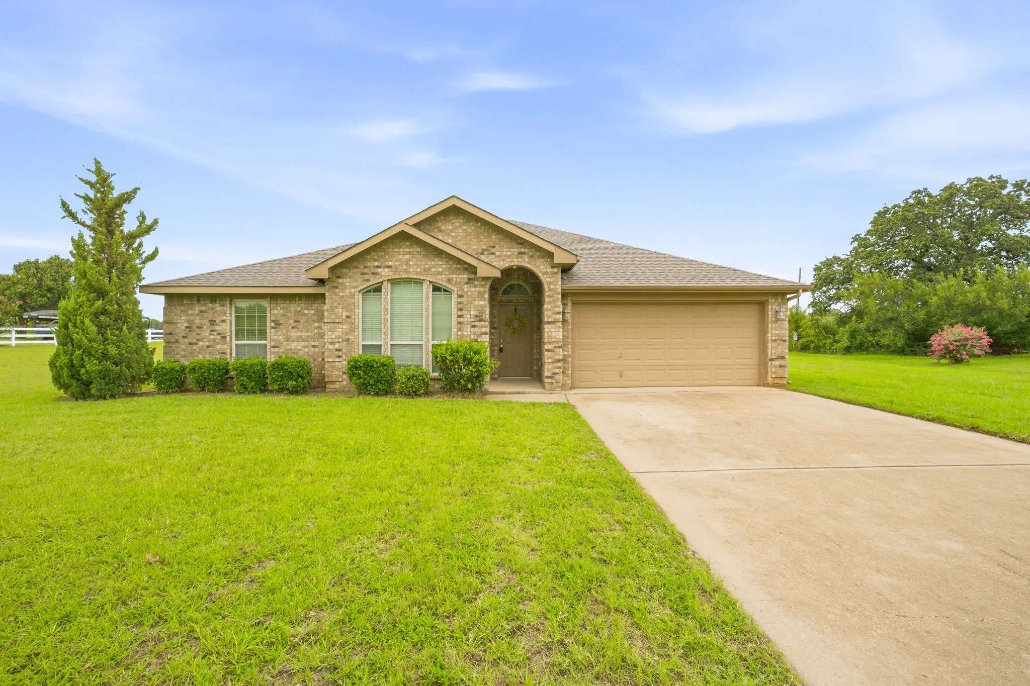 Single Family Residence For Sale in Comanche County , 172 County Road 449, De Leon, Texas 76444, 4 Bedroom, 2 Bathroom, 2 Garage spaces, 2,174 Sqft, built in 2012, mls#21321787, Real Estate Agent in De Leon, Homes For Sale in Comanche county, Homes For Sale in De Leon, Realtor in De Leon Texas, Real Estate Brokerage Independent Realty Texas, Luminita Cordes Realtor