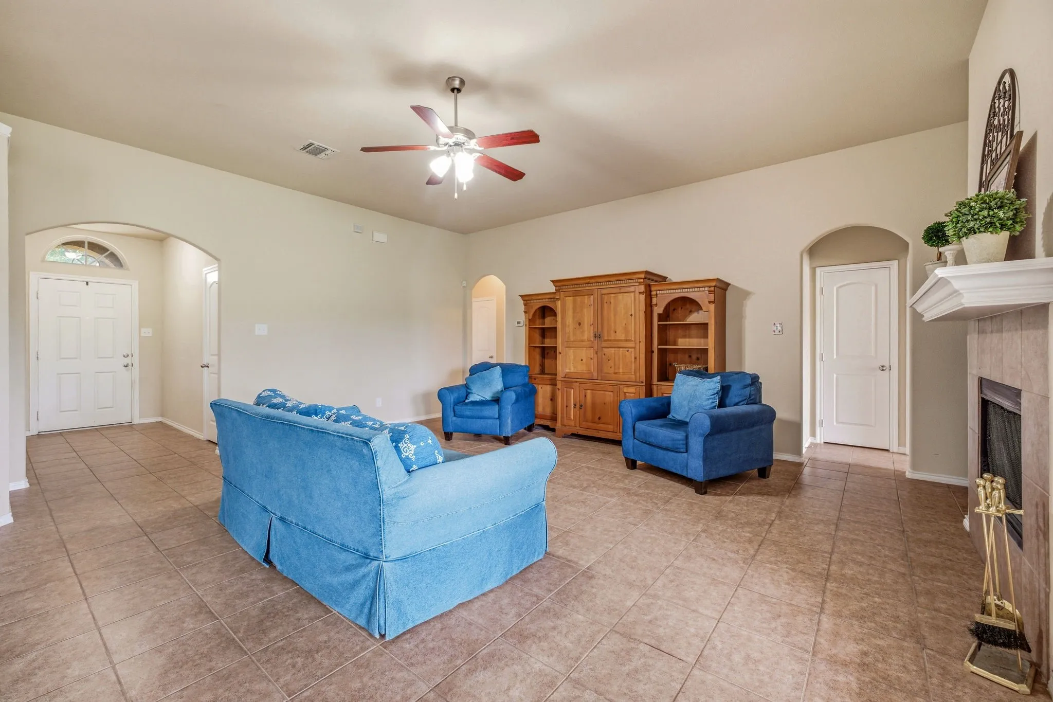 Single Family Residence For Sale in Comanche County , 172 County Road 449, De Leon, Texas 76444, 4 Bedroom, 2 Bathroom, 2 Garage spaces, 2,174 Sqft, built in 2012, mls#21321787, Real Estate Agent in De Leon, Homes For Sale in Comanche county, Homes For Sale in De Leon, Realtor in De Leon Texas, Real Estate Brokerage Independent Realty Texas, Luminita Cordes Realtor