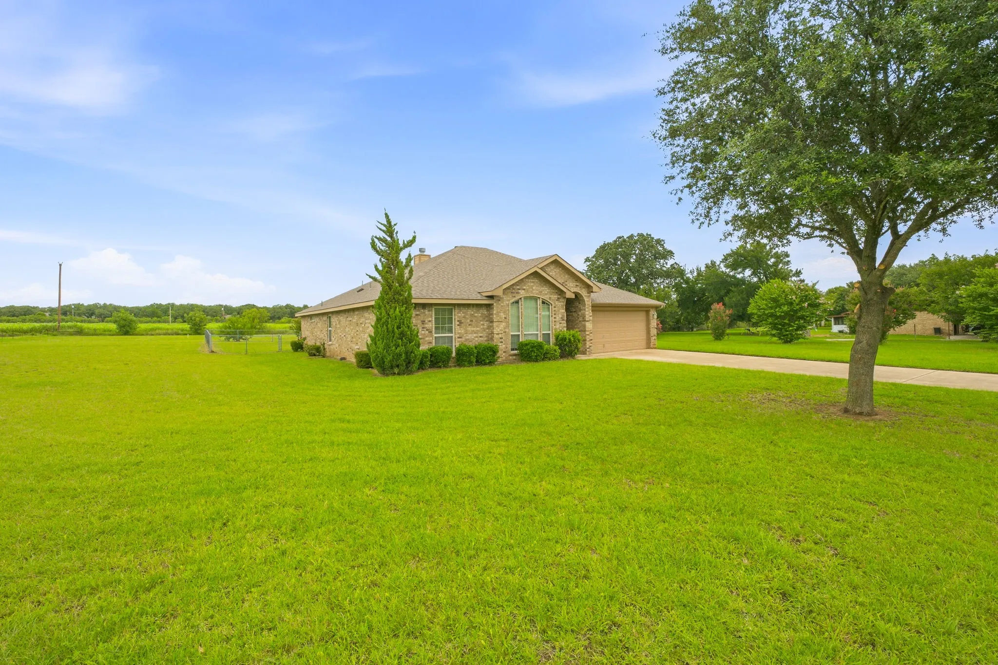 Single Family Residence For Sale in Comanche County , 172 County Road 449, De Leon, Texas 76444, 4 Bedroom, 2 Bathroom, 2 Garage spaces, 2,174 Sqft, built in 2012, mls#21321787, Real Estate Agent in De Leon, Homes For Sale in Comanche county, Homes For Sale in De Leon, Realtor in De Leon Texas, Real Estate Brokerage Independent Realty Texas, Luminita Cordes Realtor