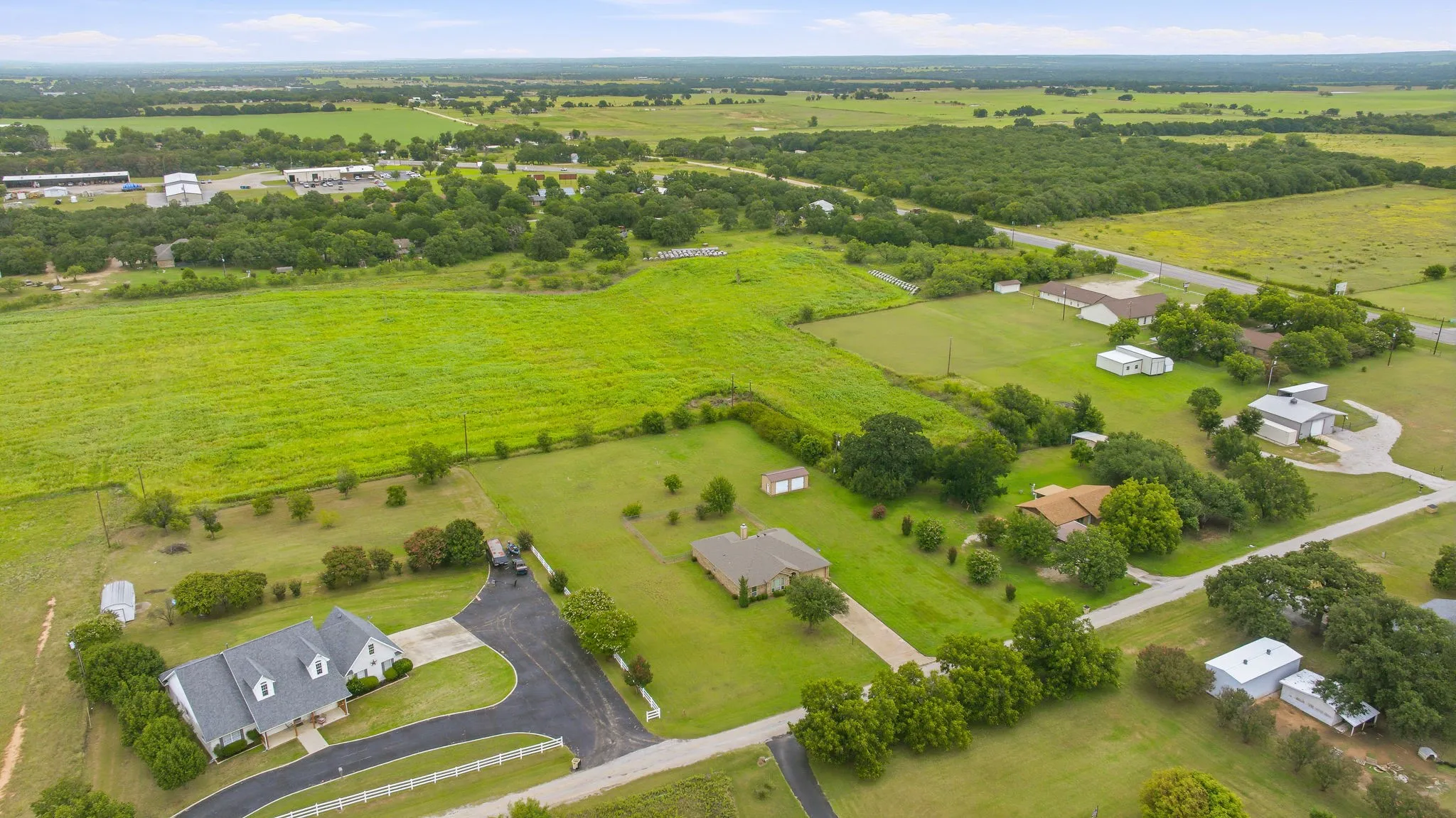 Single Family Residence For Sale in Comanche County , 172 County Road 449, De Leon, Texas 76444, 4 Bedroom, 2 Bathroom, 2 Garage spaces, 2,174 Sqft, built in 2012, mls#21321787, Real Estate Agent in De Leon, Homes For Sale in Comanche county, Homes For Sale in De Leon, Realtor in De Leon Texas, Real Estate Brokerage Independent Realty Texas, Luminita Cordes Realtor
