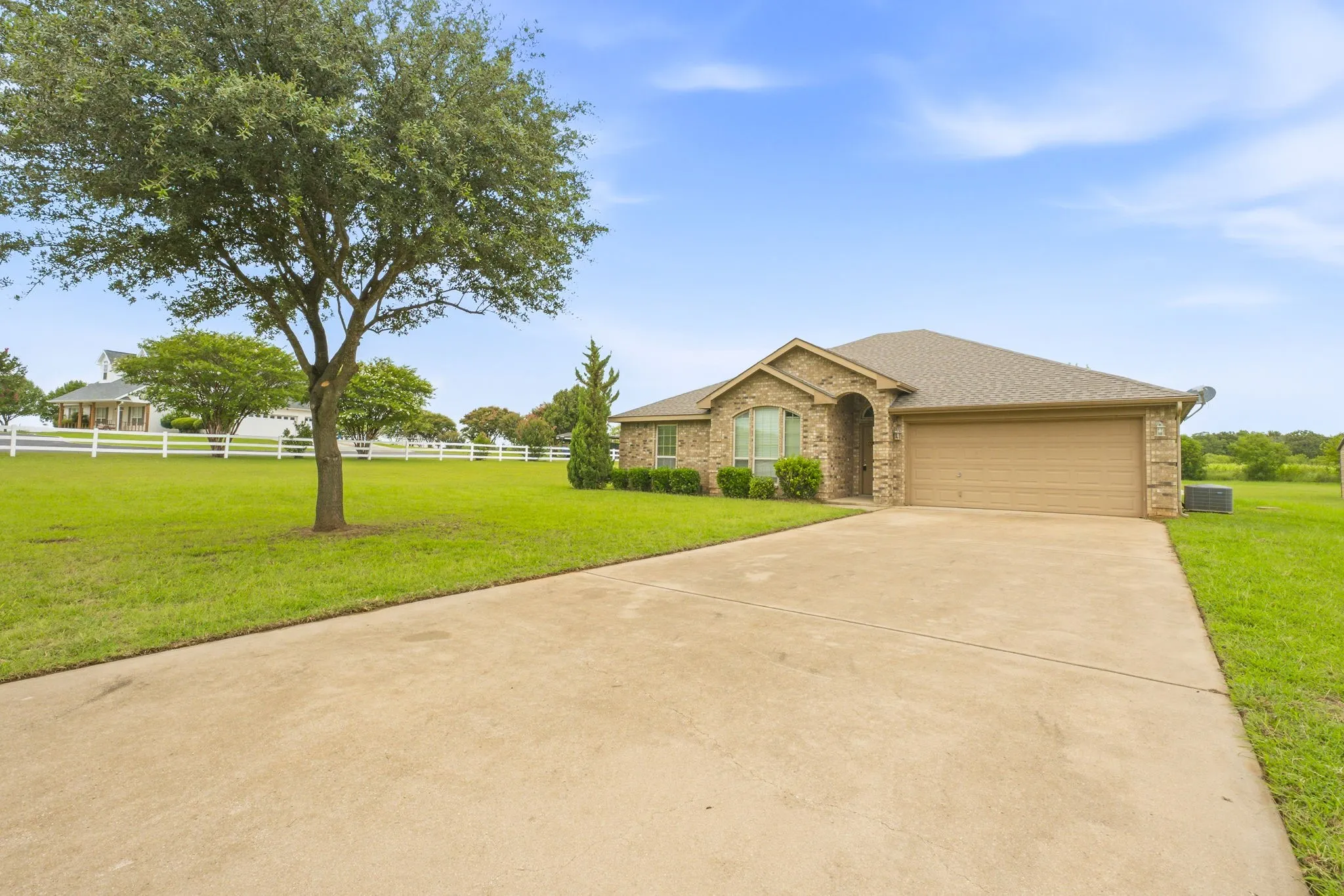 Single Family Residence For Sale in Comanche County , 172 County Road 449, De Leon, Texas 76444, 4 Bedroom, 2 Bathroom, 2 Garage spaces, 2,174 Sqft, built in 2012, mls#21321787, Real Estate Agent in De Leon, Homes For Sale in Comanche county, Homes For Sale in De Leon, Realtor in De Leon Texas, Real Estate Brokerage Independent Realty Texas, Luminita Cordes Realtor