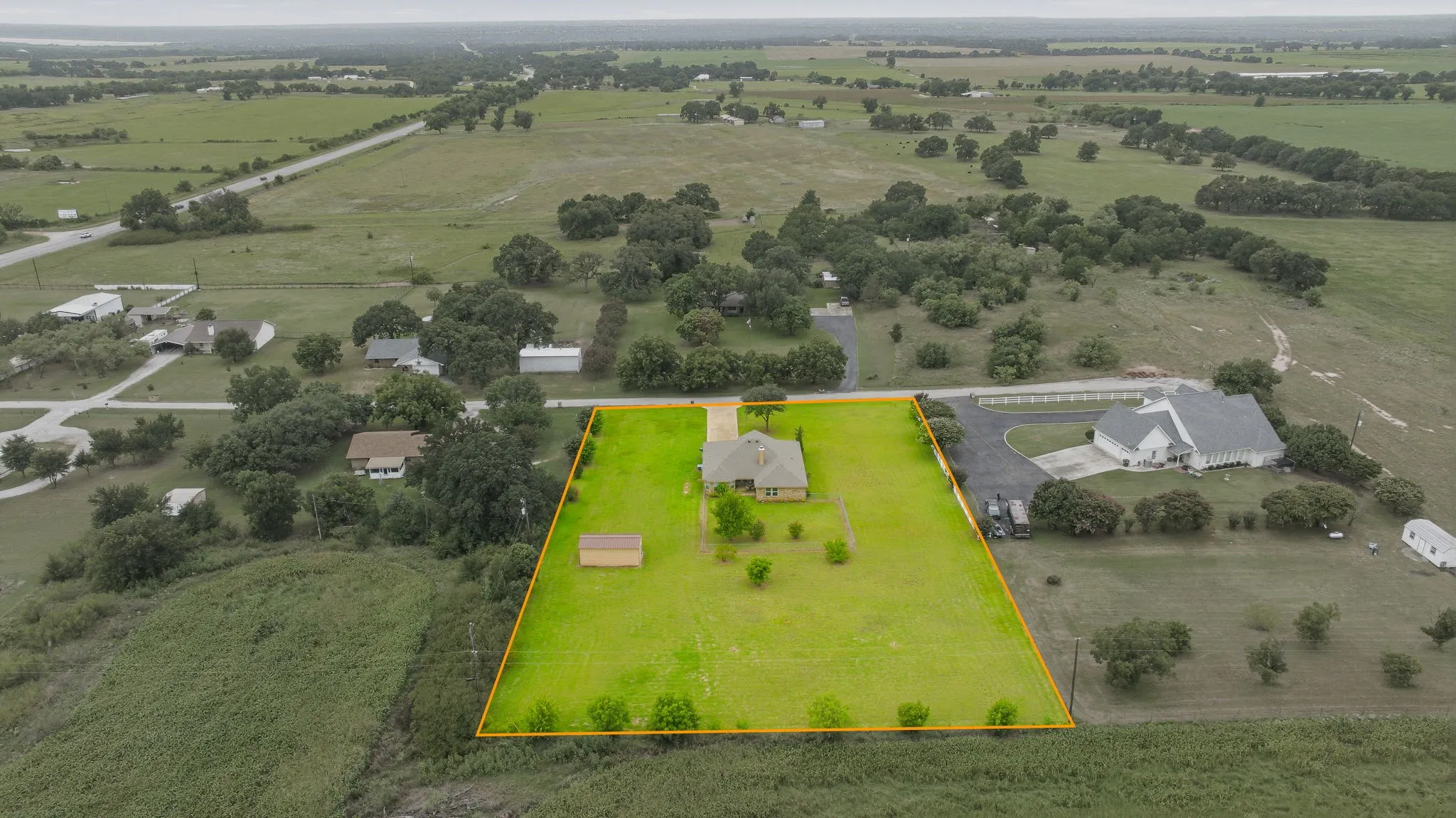 Single Family Residence For Sale in Comanche County , 172 County Road 449, De Leon, Texas 76444, 4 Bedroom, 2 Bathroom, 2 Garage spaces, 2,174 Sqft, built in 2012, mls#21321787, Real Estate Agent in De Leon, Homes For Sale in Comanche county, Homes For Sale in De Leon, Realtor in De Leon Texas, Real Estate Brokerage Independent Realty Texas, Luminita Cordes Realtor