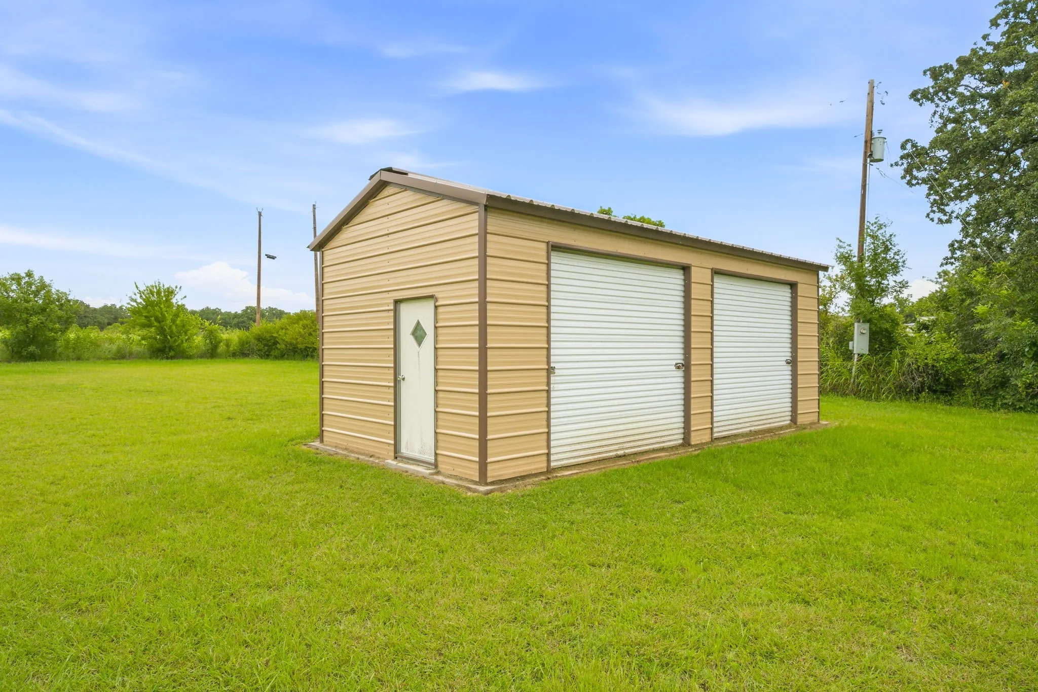 Single Family Residence For Sale in Comanche County , 172 County Road 449, De Leon, Texas 76444, 4 Bedroom, 2 Bathroom, 2 Garage spaces, 2,174 Sqft, built in 2012, mls#21321787, Real Estate Agent in De Leon, Homes For Sale in Comanche county, Homes For Sale in De Leon, Realtor in De Leon Texas, Real Estate Brokerage Independent Realty Texas, Luminita Cordes Realtor