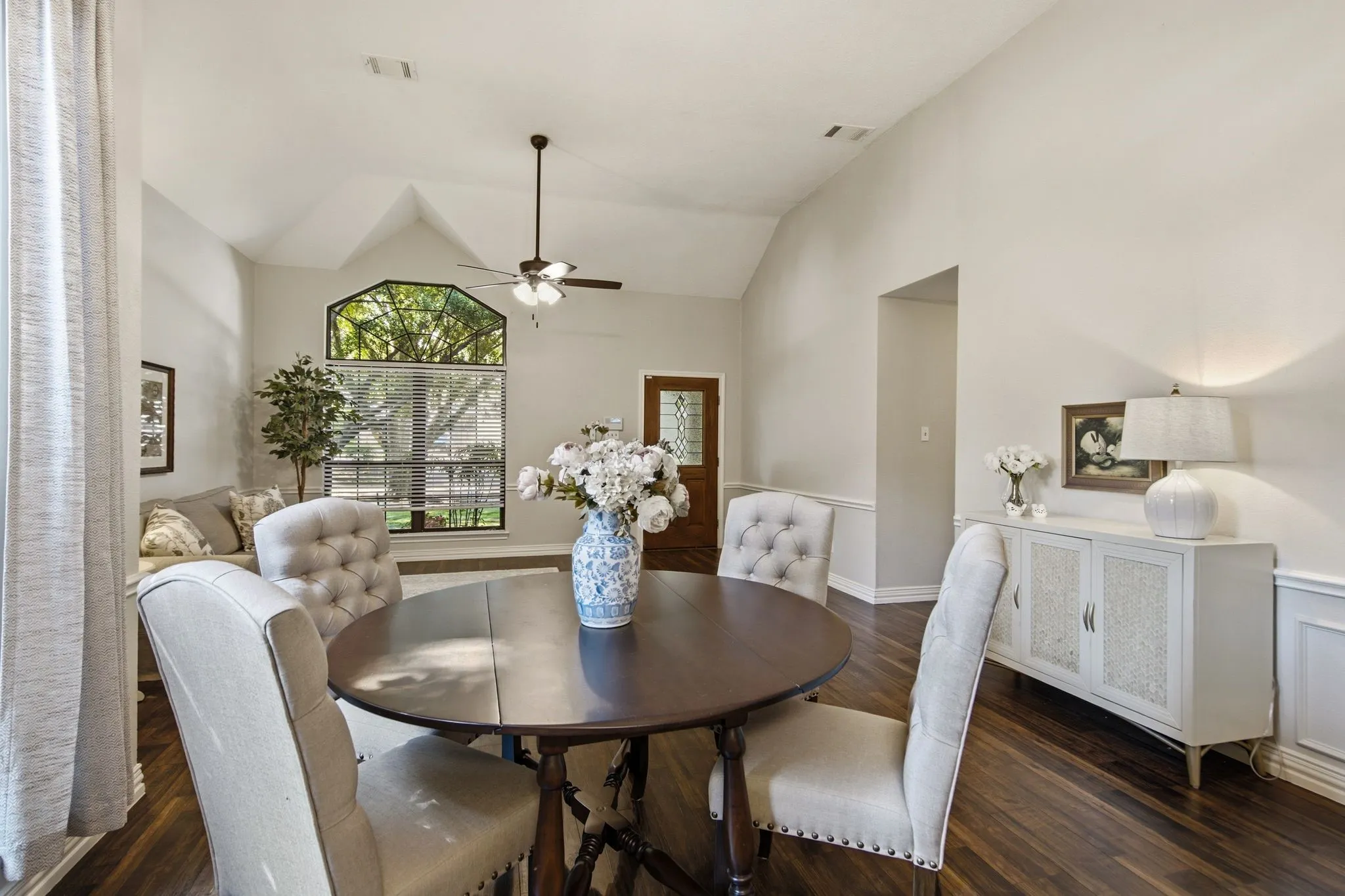 Single Family Residence For Sale in Denton County , 2424 Cornell Drive, Flower Mound, Texas 75022, 4 Bedroom, 2 Bathroom, 2 Garage spaces, 2,234 Sqft, built in 1987, mls#21329517, Real Estate Agent in Flower Mound, Homes For Sale in Denton county, Homes For Sale in Flower Mound, Realtor in Flower Mound Texas, Real Estate Brokerage Independent Realty Texas, Luminita Cordes Realtor