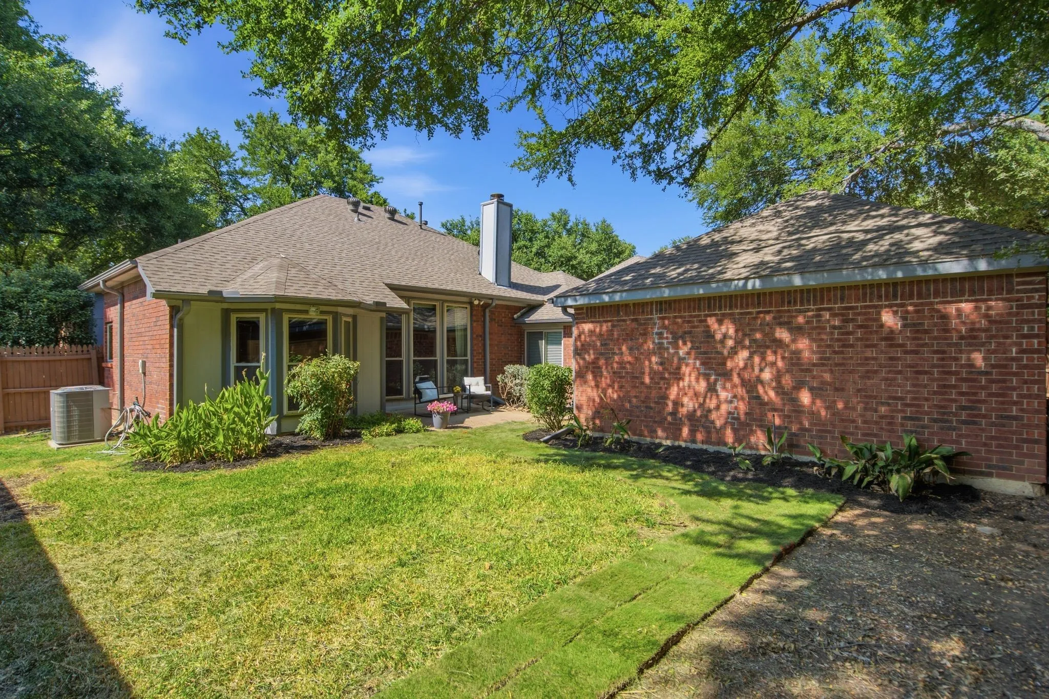 Single Family Residence For Sale in Denton County , 2424 Cornell Drive, Flower Mound, Texas 75022, 4 Bedroom, 2 Bathroom, 2 Garage spaces, 2,234 Sqft, built in 1987, mls#21329517, Real Estate Agent in Flower Mound, Homes For Sale in Denton county, Homes For Sale in Flower Mound, Realtor in Flower Mound Texas, Real Estate Brokerage Independent Realty Texas, Luminita Cordes Realtor